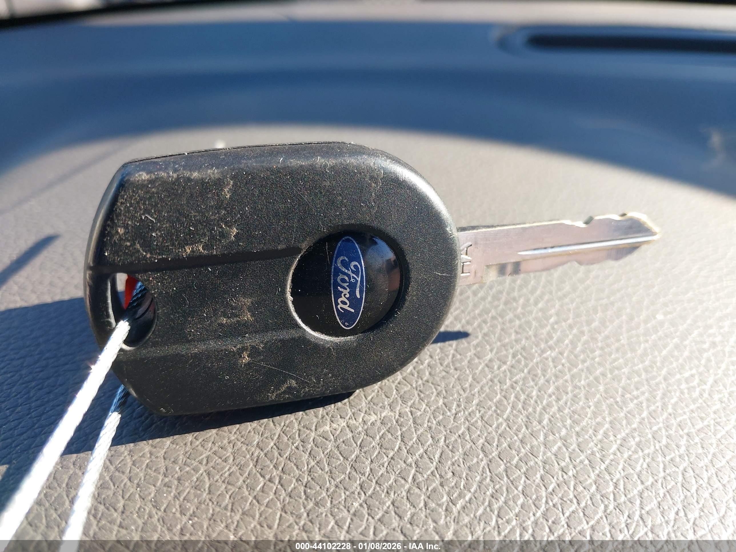 FORD FUSION image 11