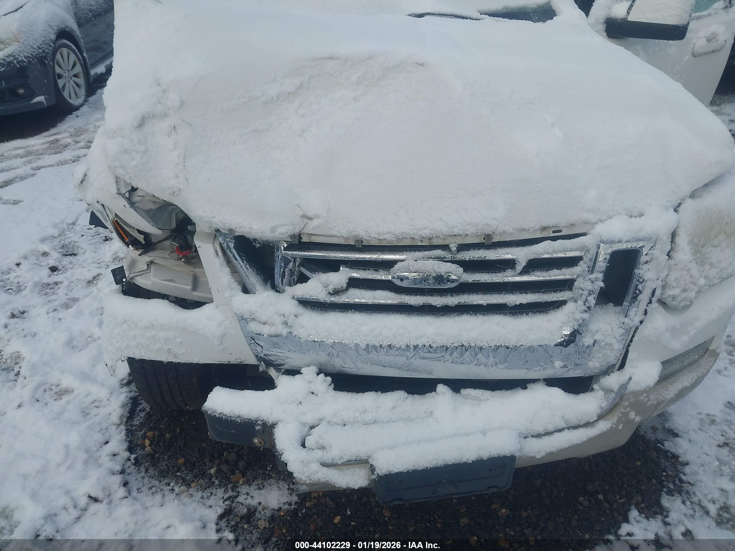 FORD EXPLORER image 10
