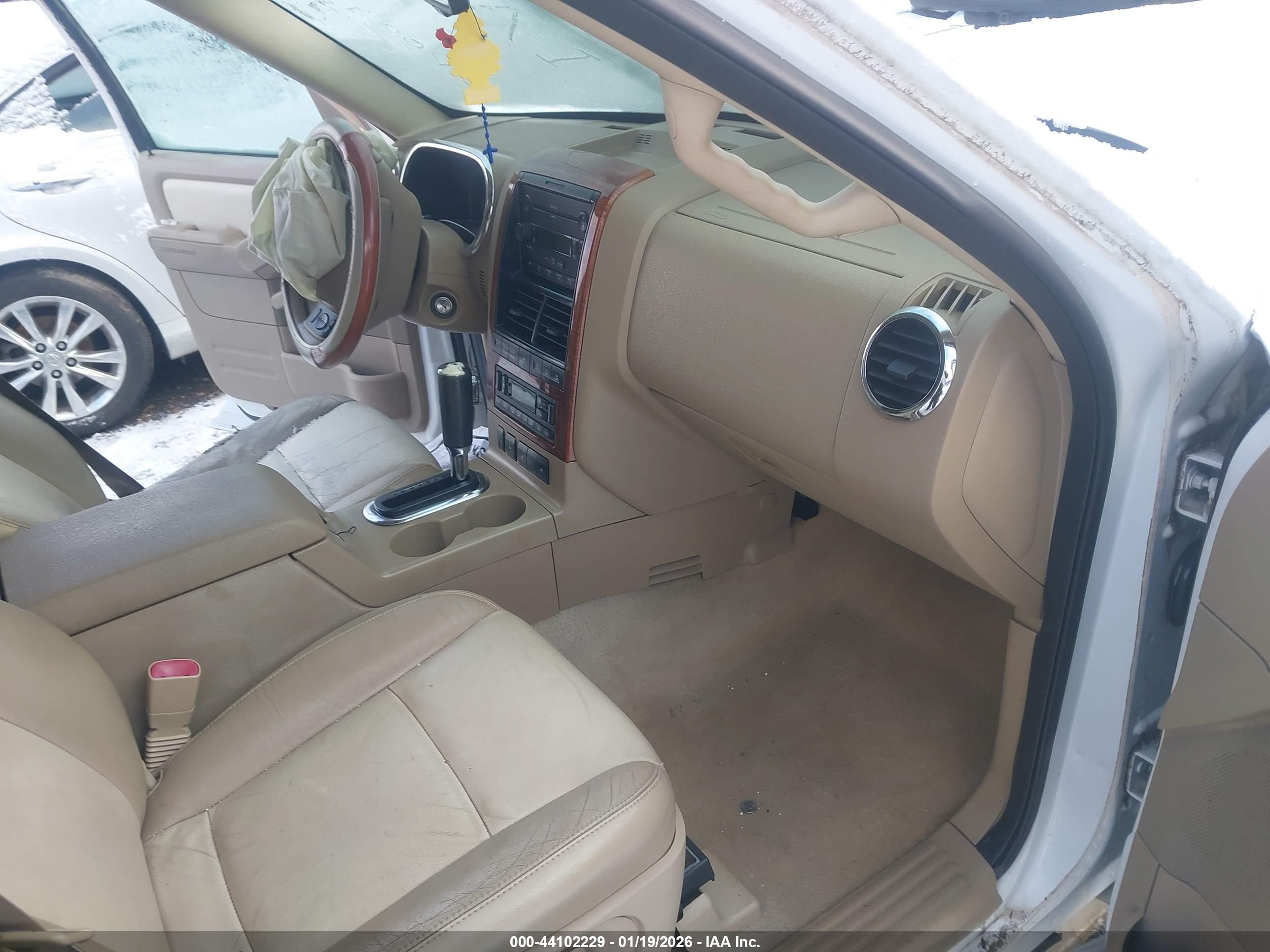 FORD EXPLORER image 5