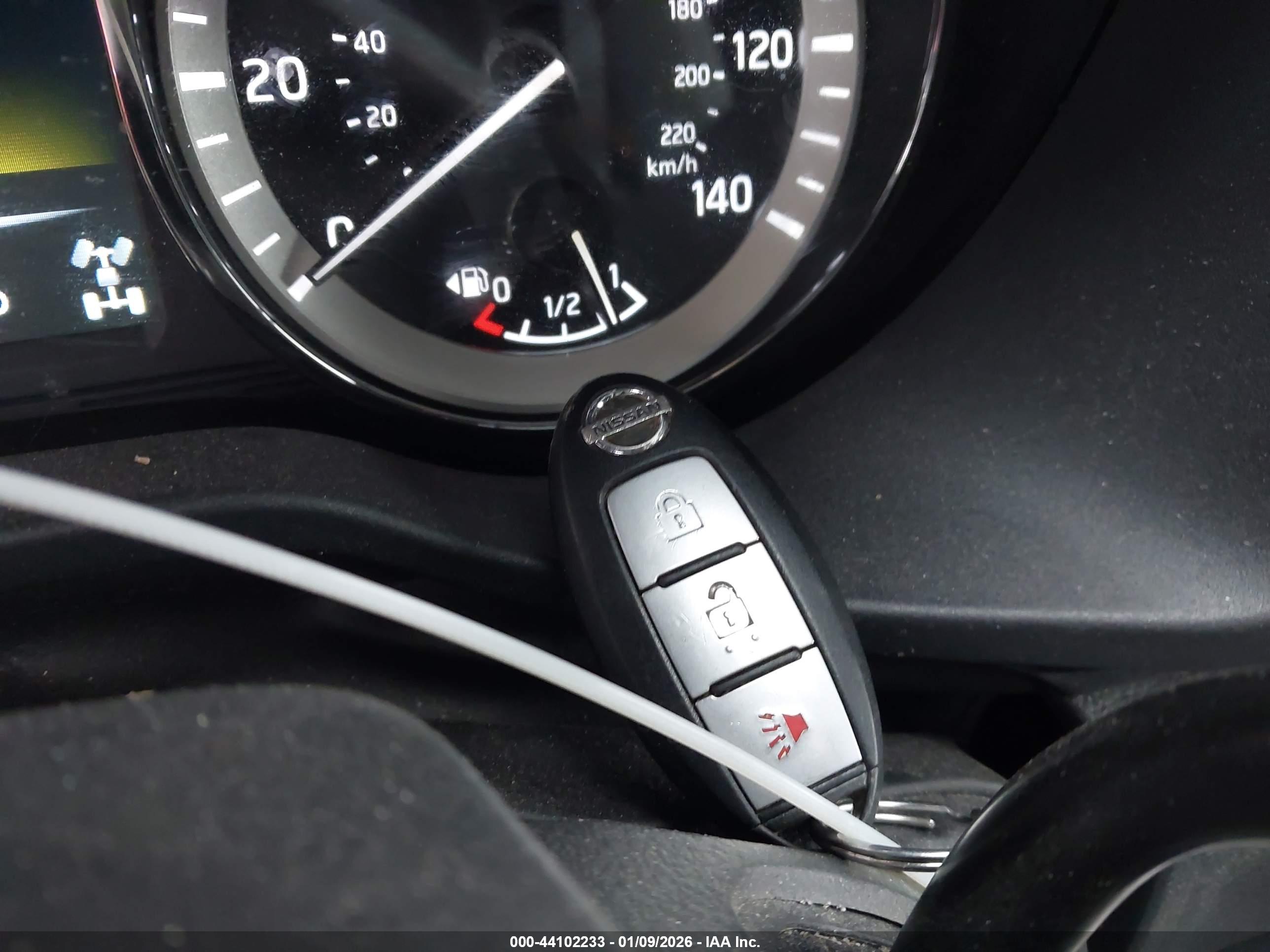 NISSAN TITAN image 11