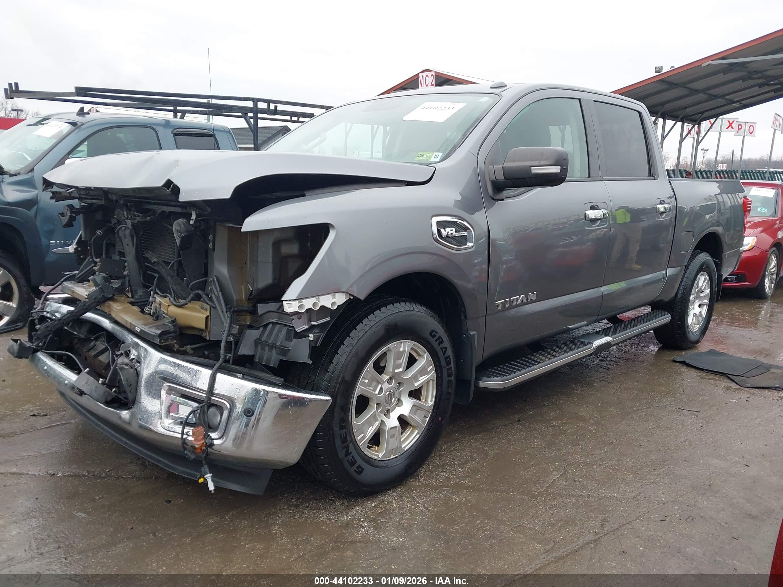 NISSAN TITAN image 2