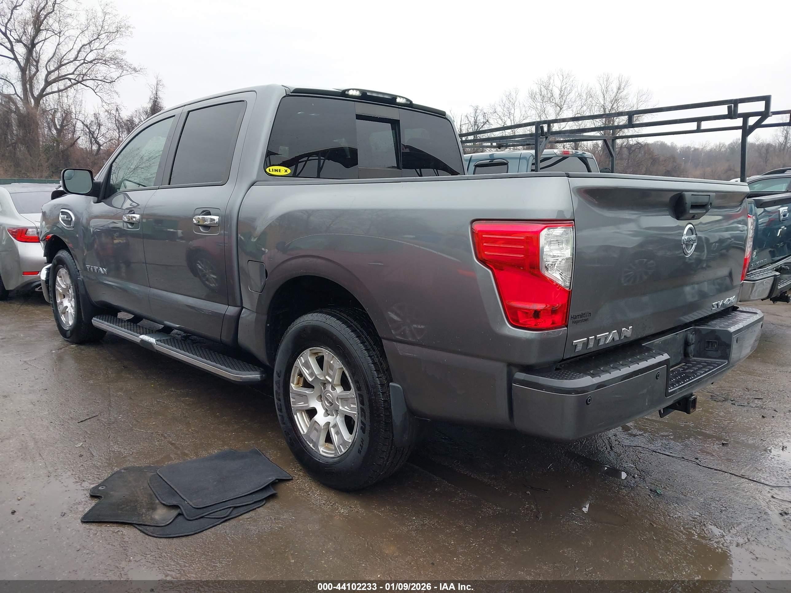 NISSAN TITAN image 3