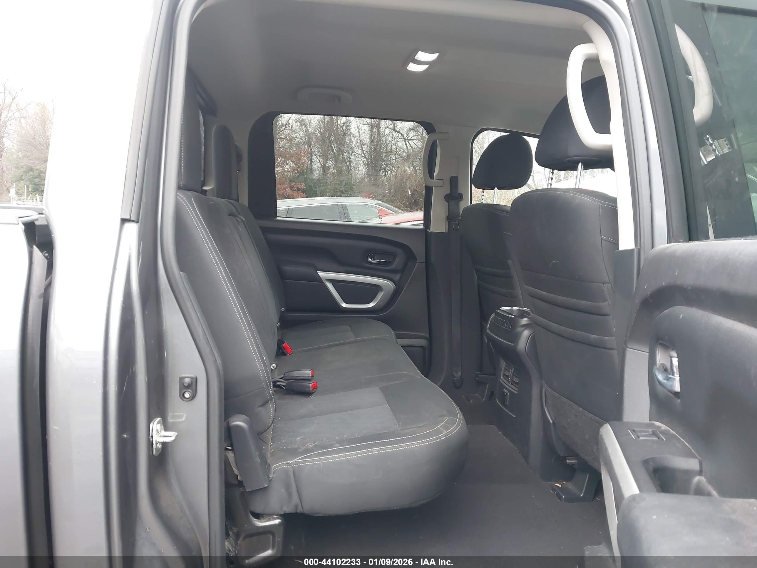 NISSAN TITAN image 8