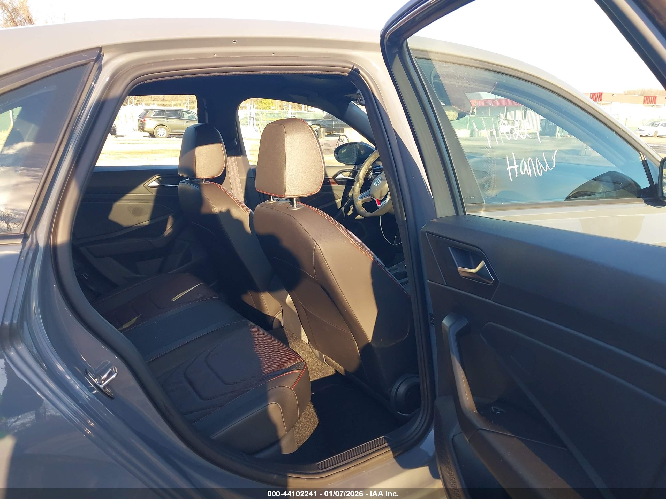 VOLKSWAGEN JETTA image 8