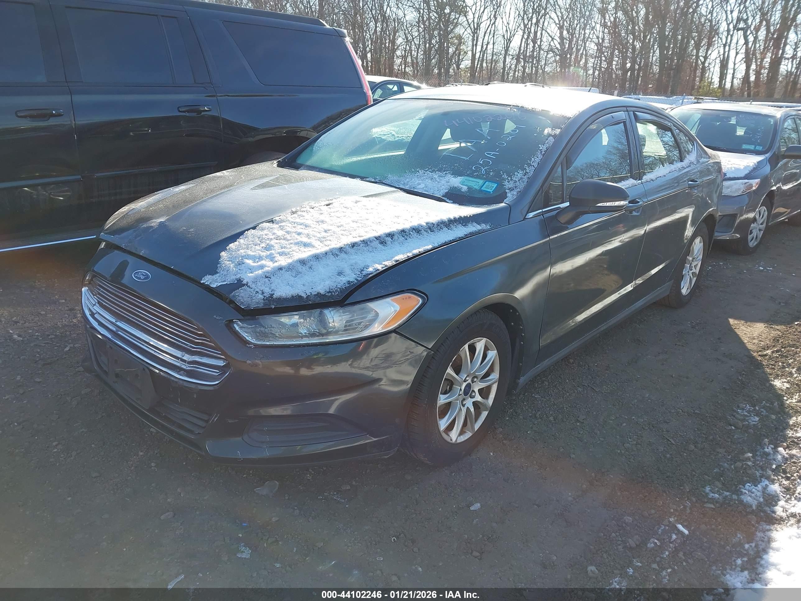 FORD FUSION image 2