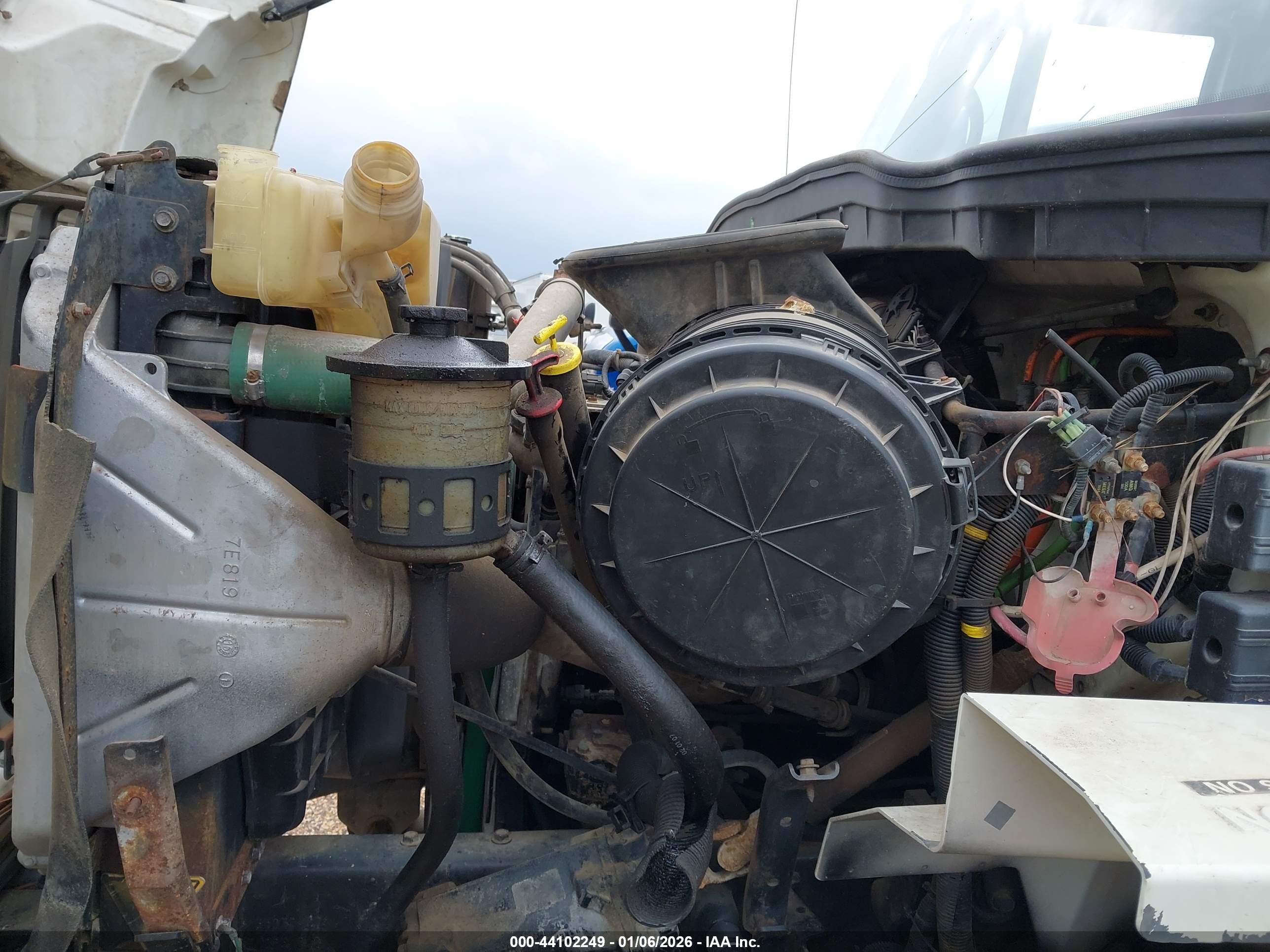 INTERNATIONAL 7000 image 10