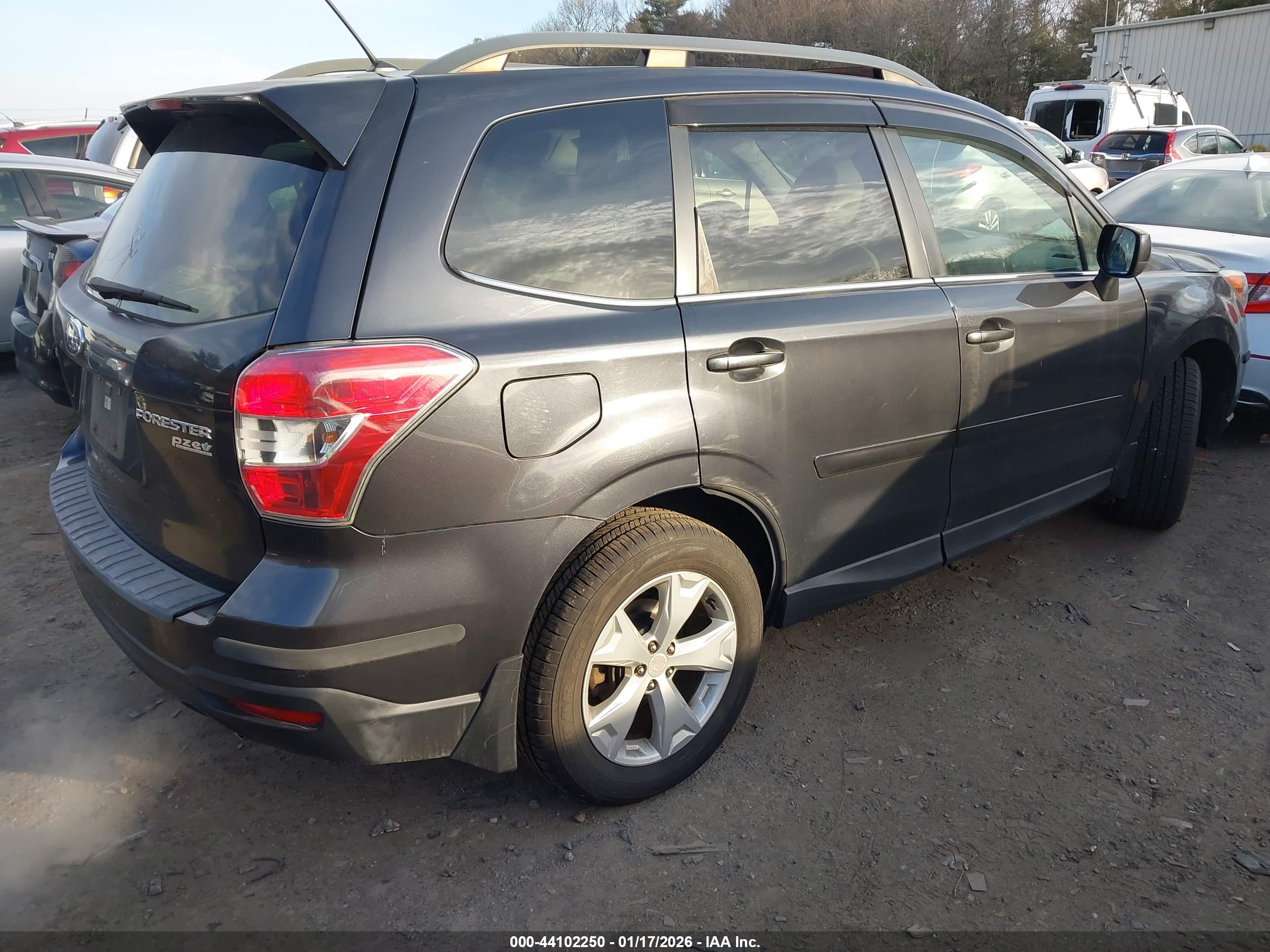 SUBARU FORESTER image 4