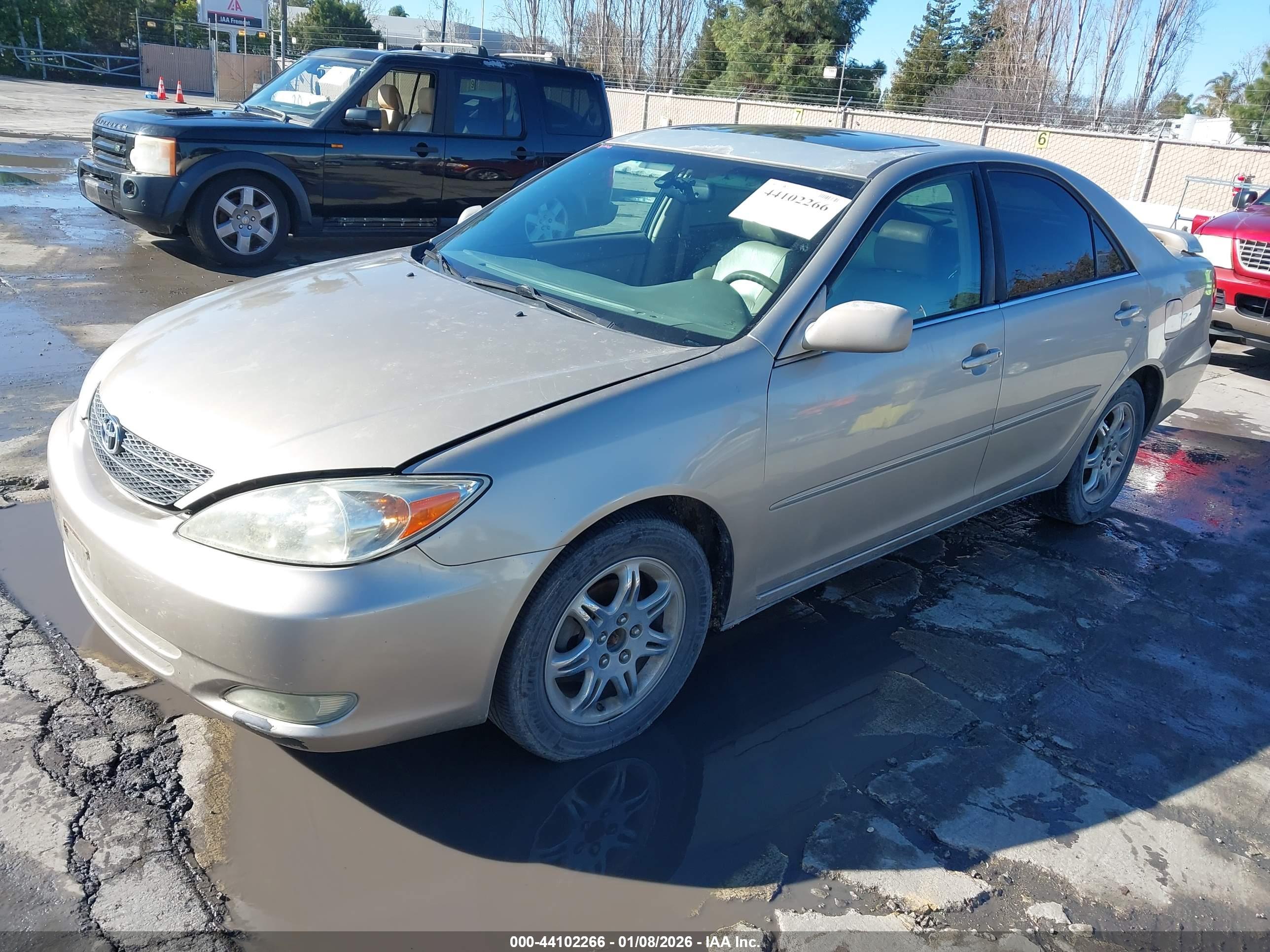 TOYOTA CAMRY image 2