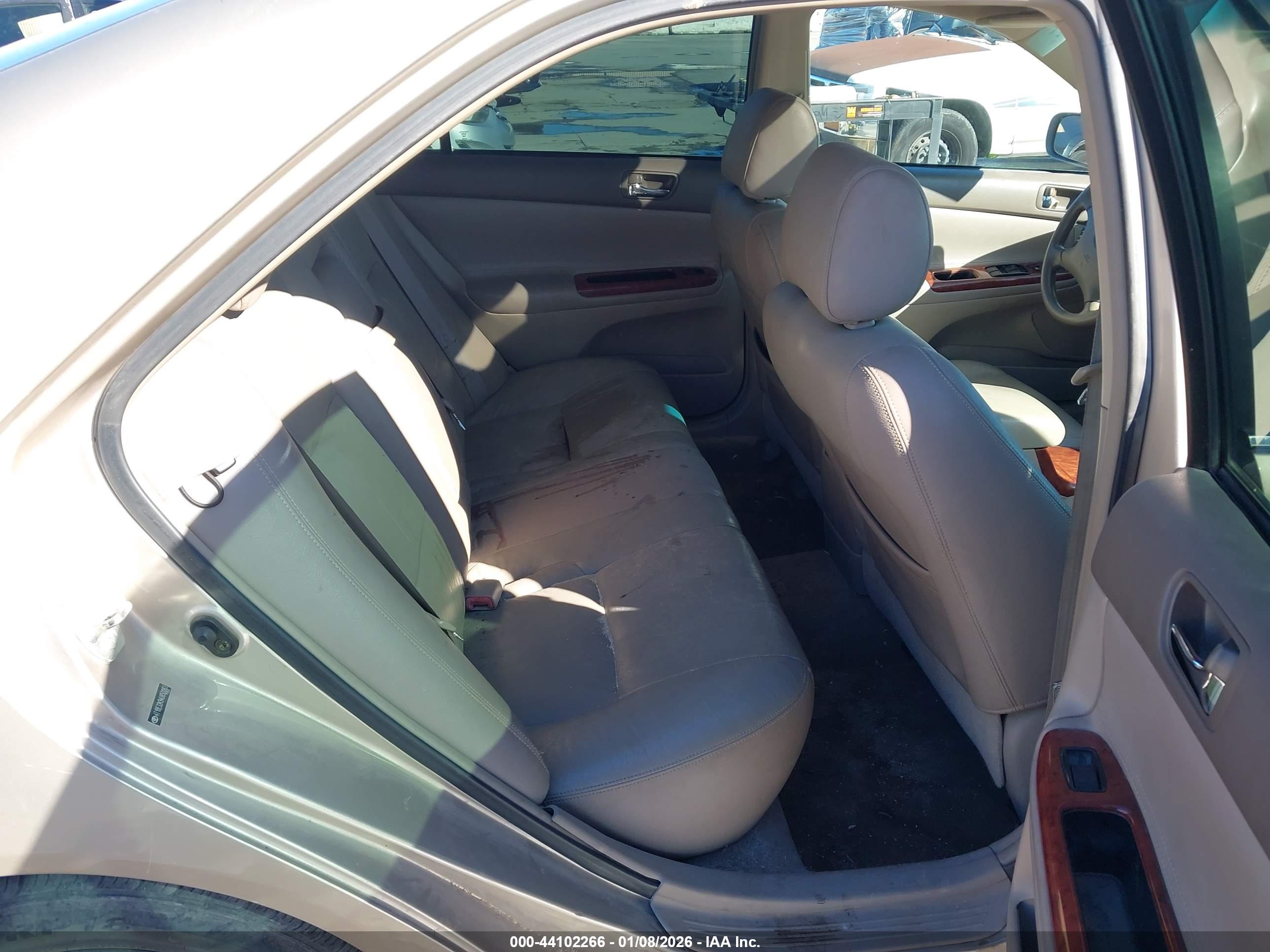 TOYOTA CAMRY image 8