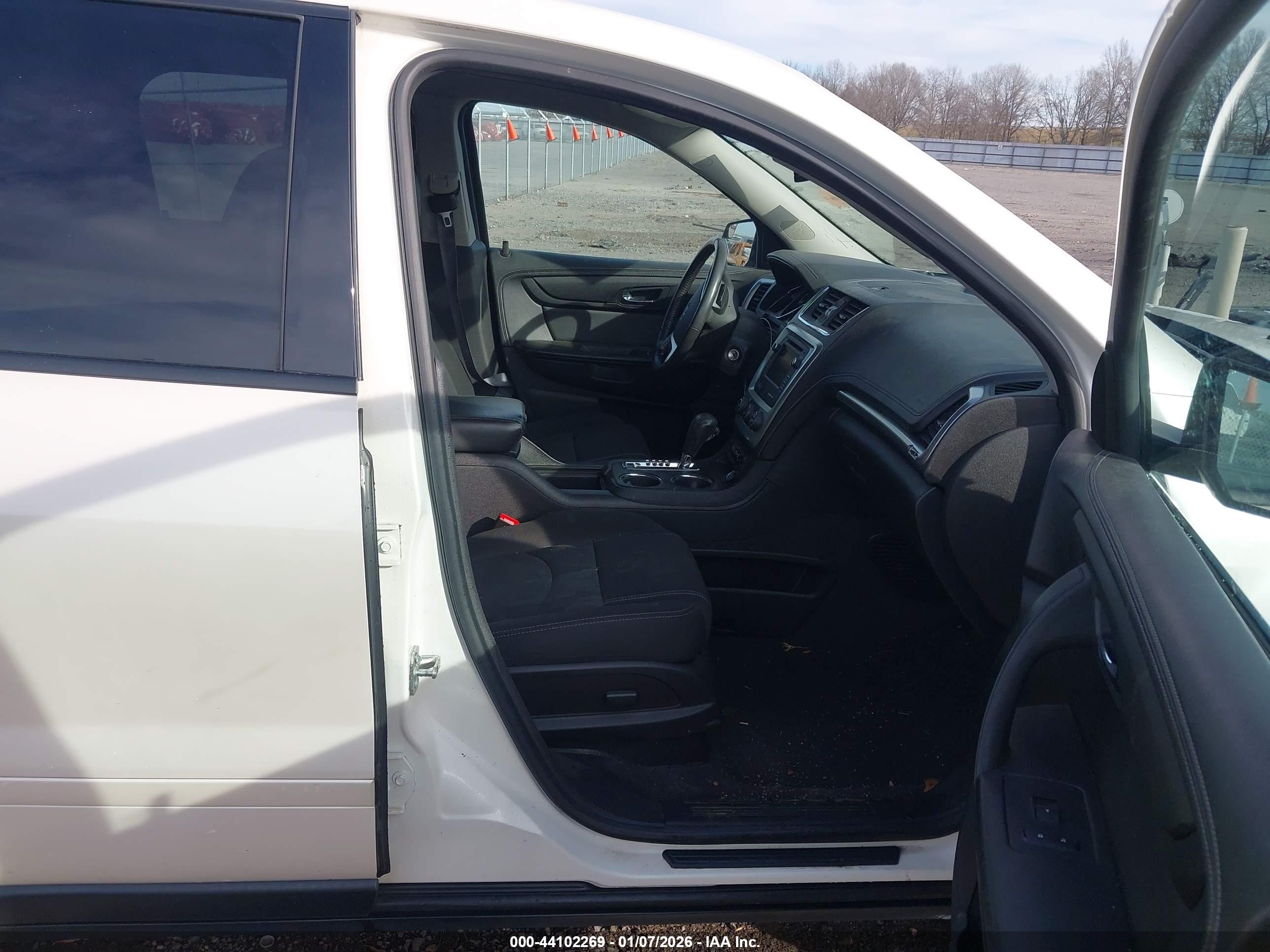 GMC ACADIA image 5