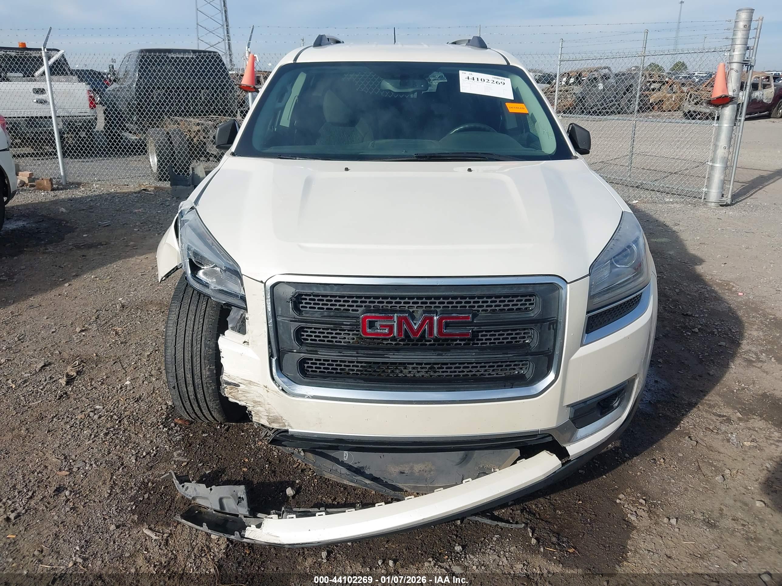 GMC ACADIA image 6