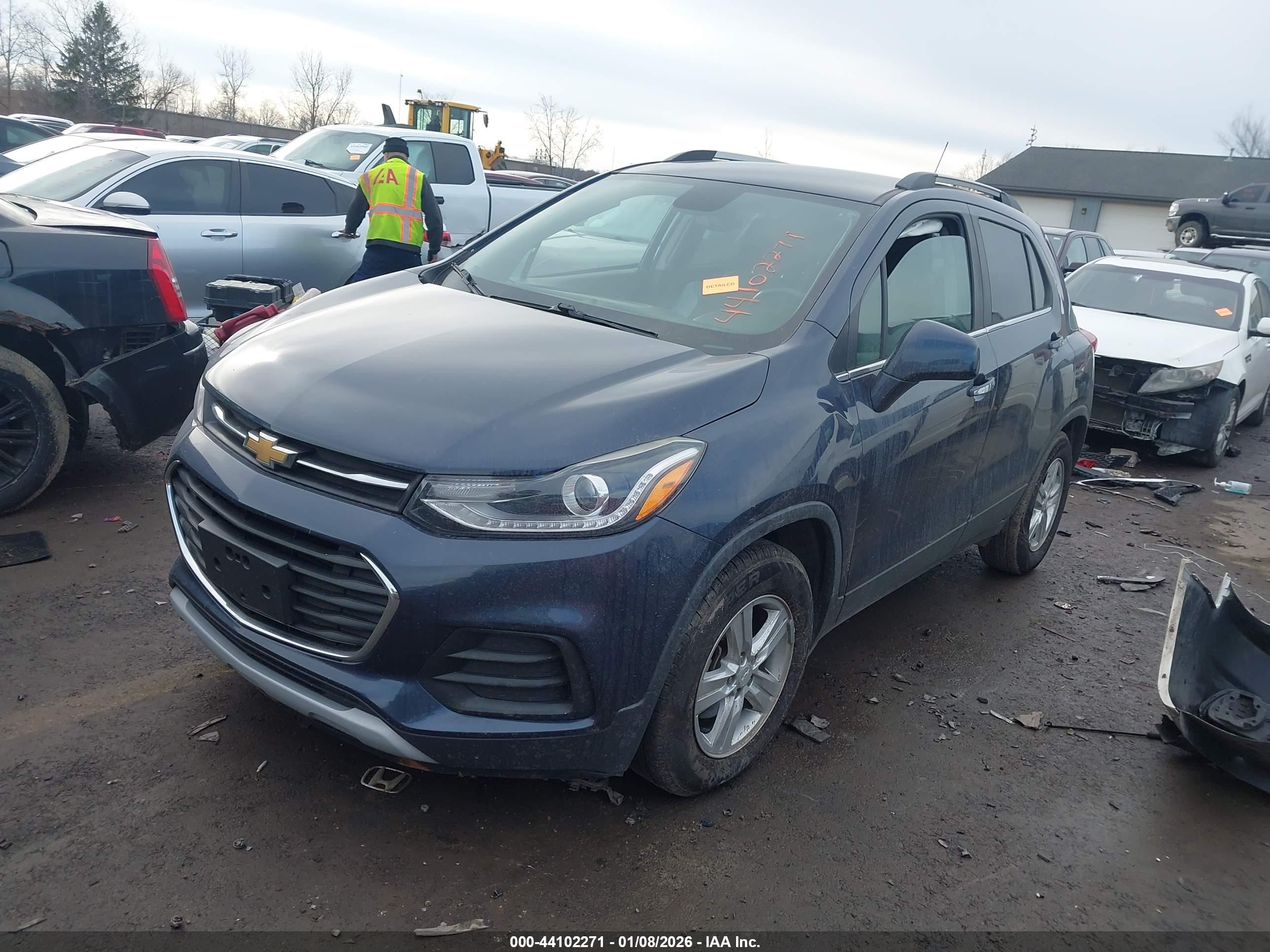 CHEVROLET TRAX image 2