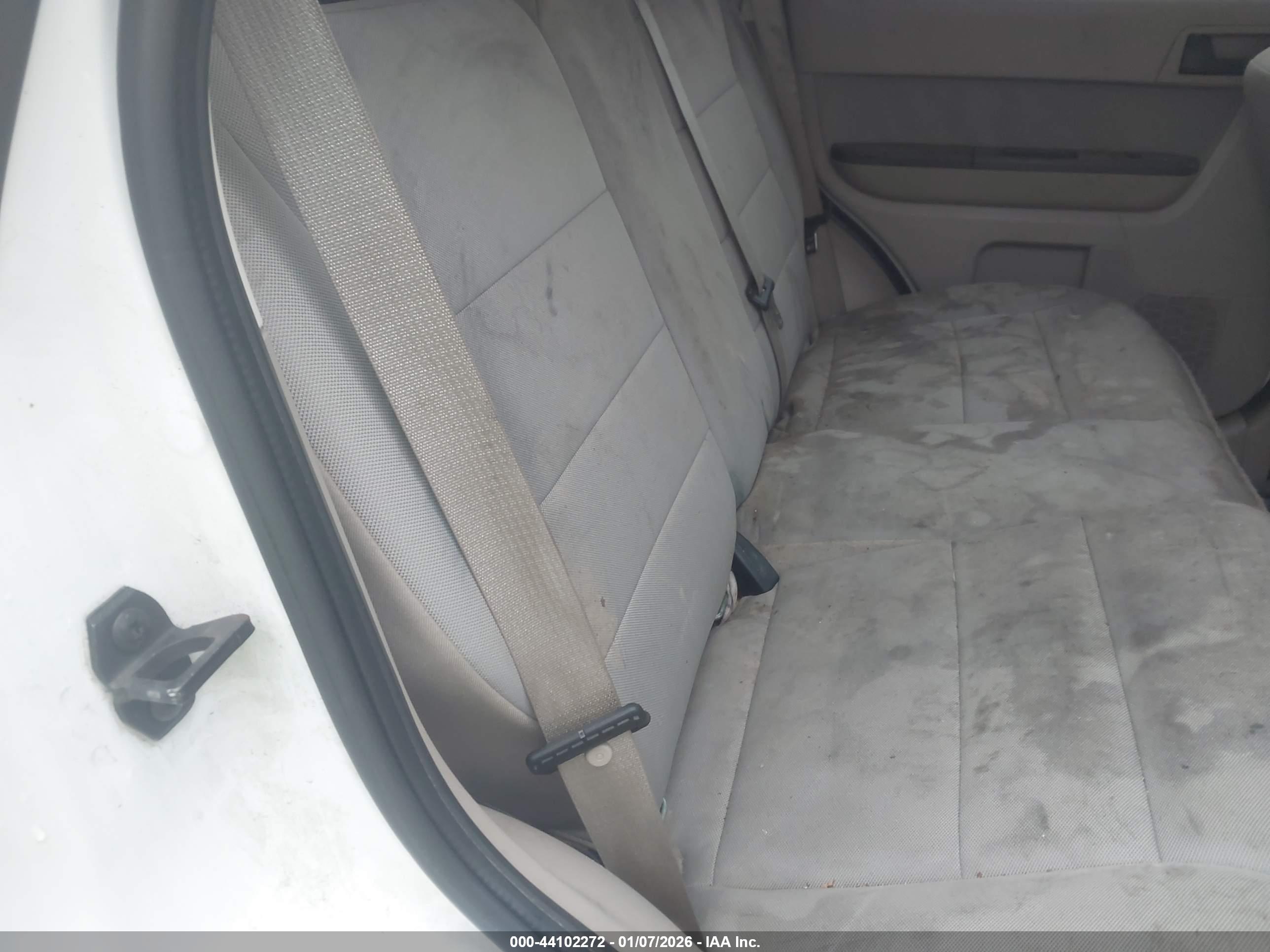 FORD ESCAPE image 8