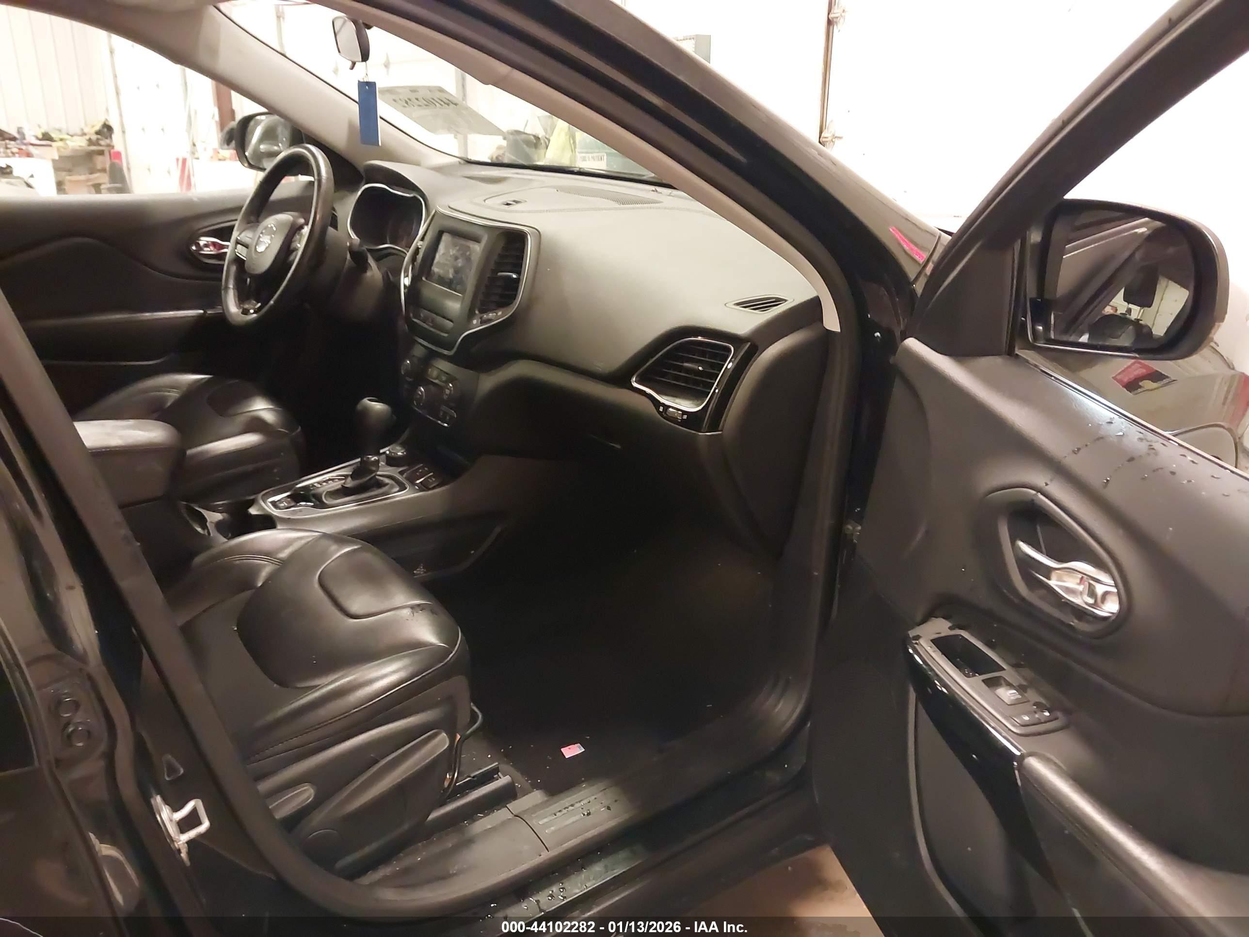 JEEP CHEROKEE image 5