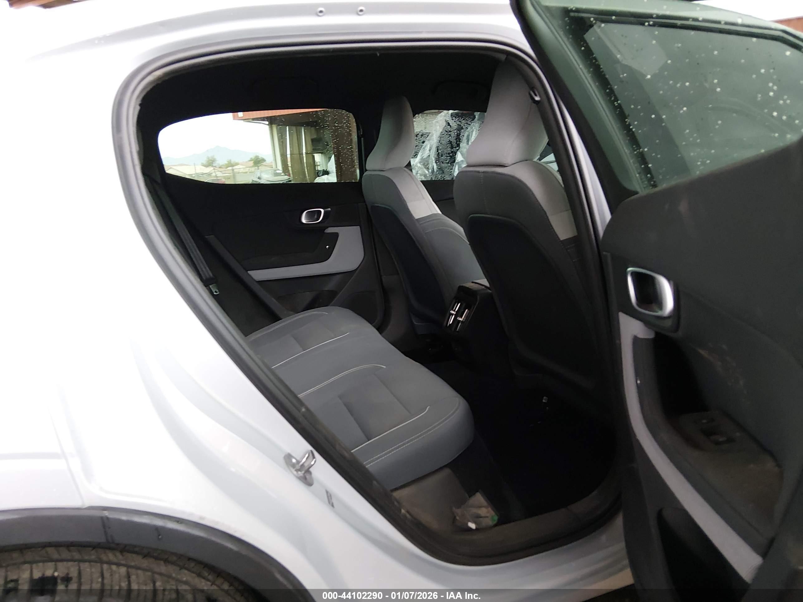 POLESTAR 2 image 8