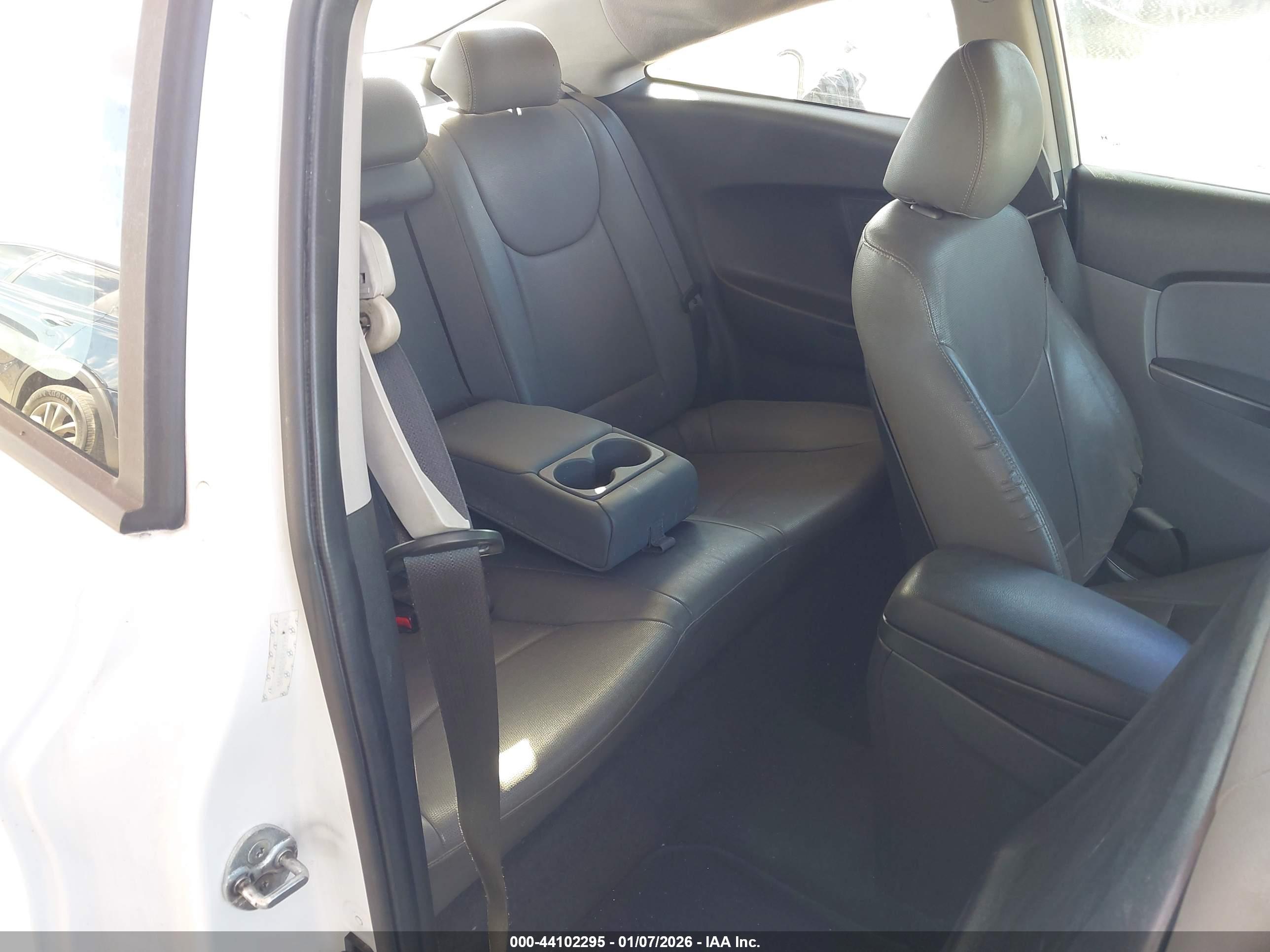 HYUNDAI ELANTRA image 8