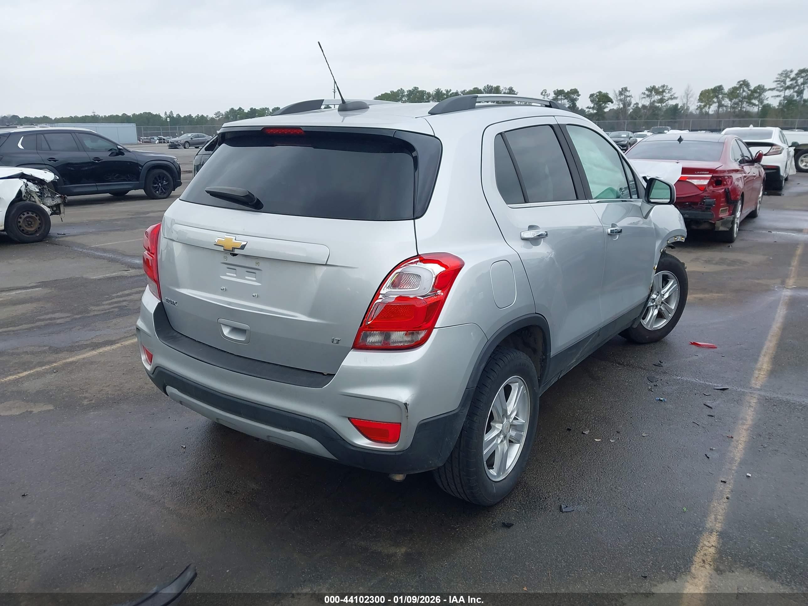 CHEVROLET TRAX image 4