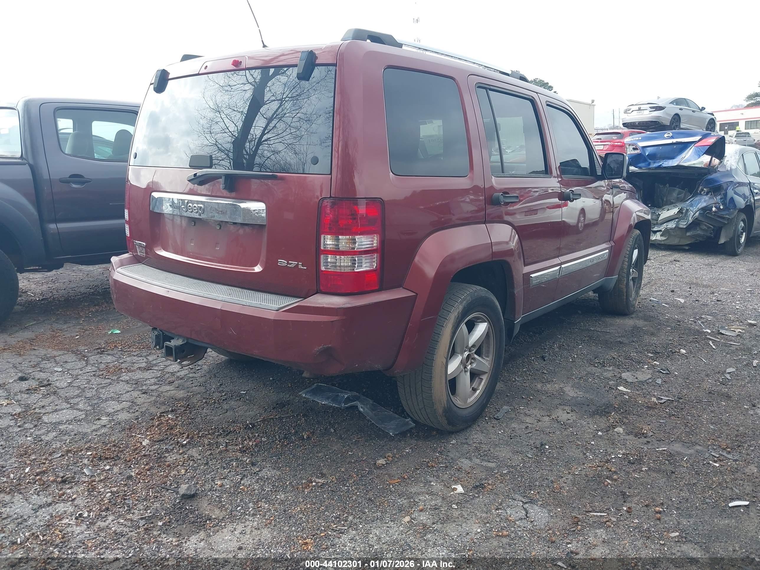 JEEP LIBERTY image 4
