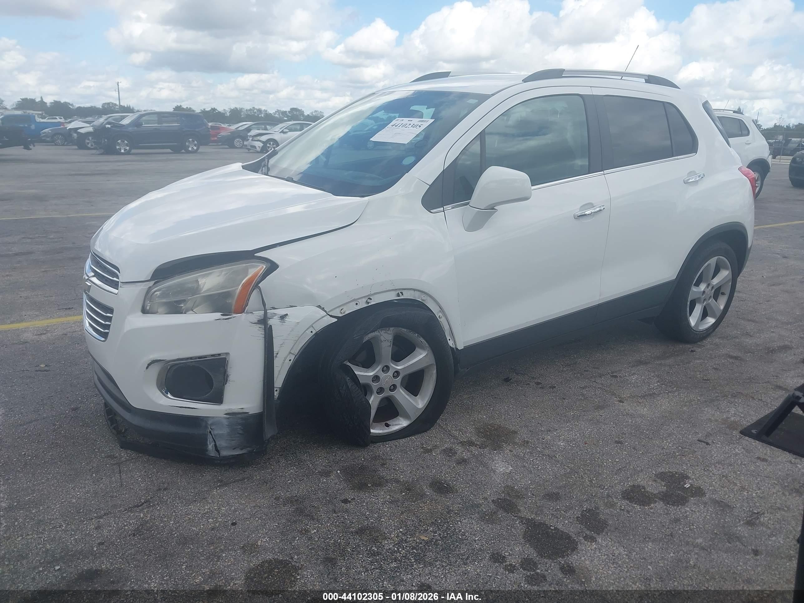 CHEVROLET TRAX image 2