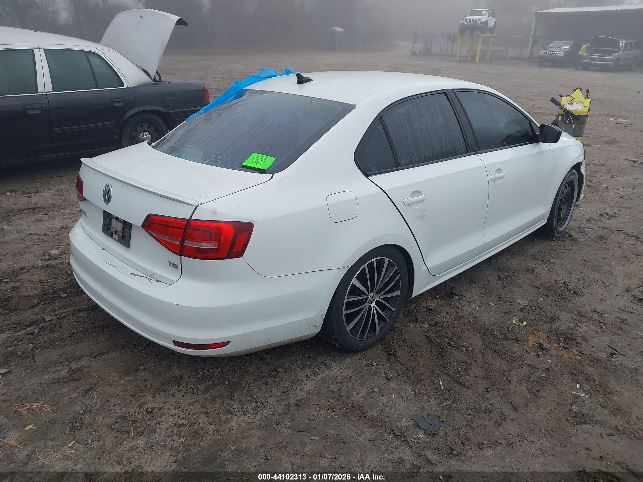 VOLKSWAGEN JETTA image 4