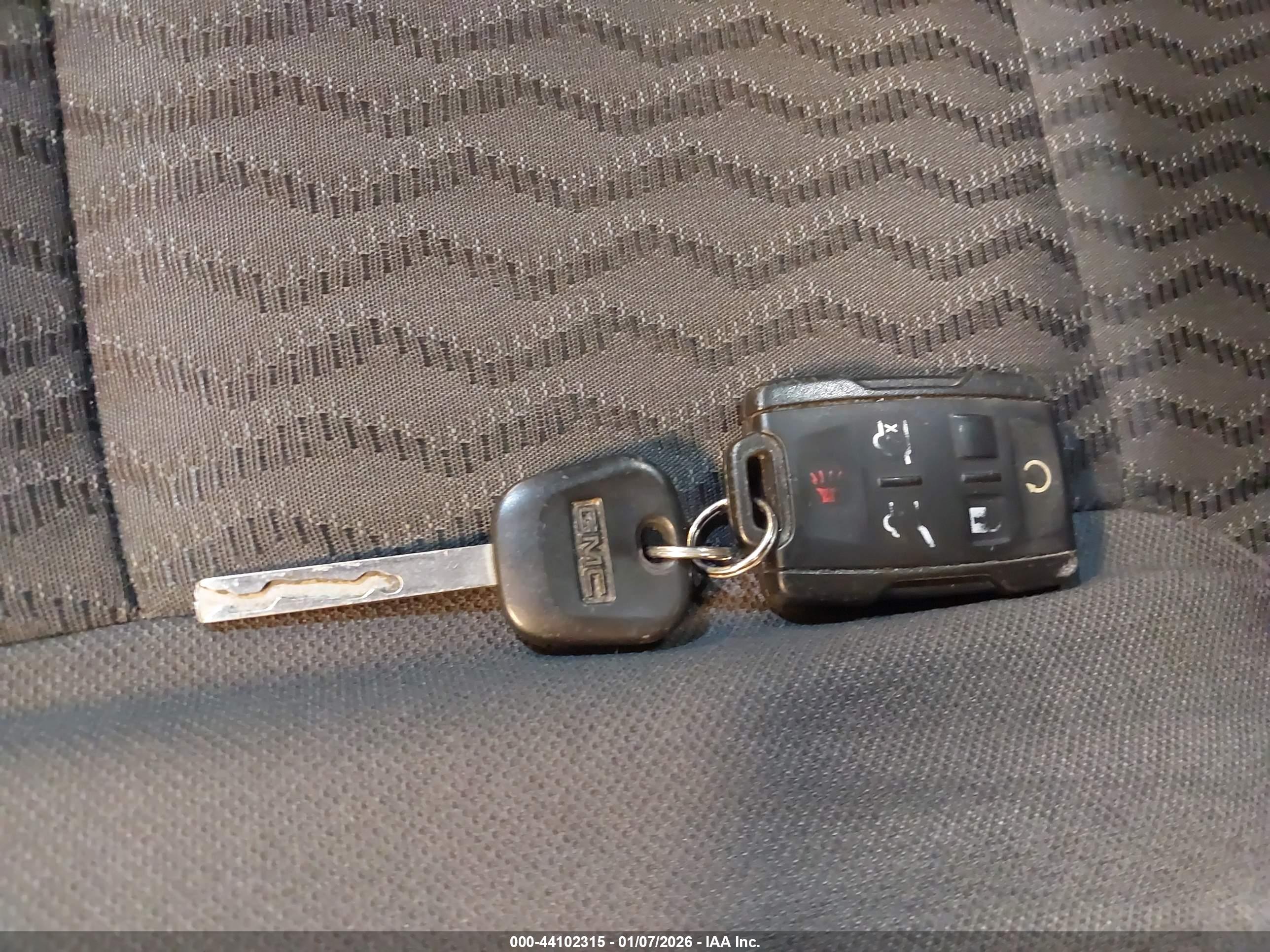 GMC YUKON image 11