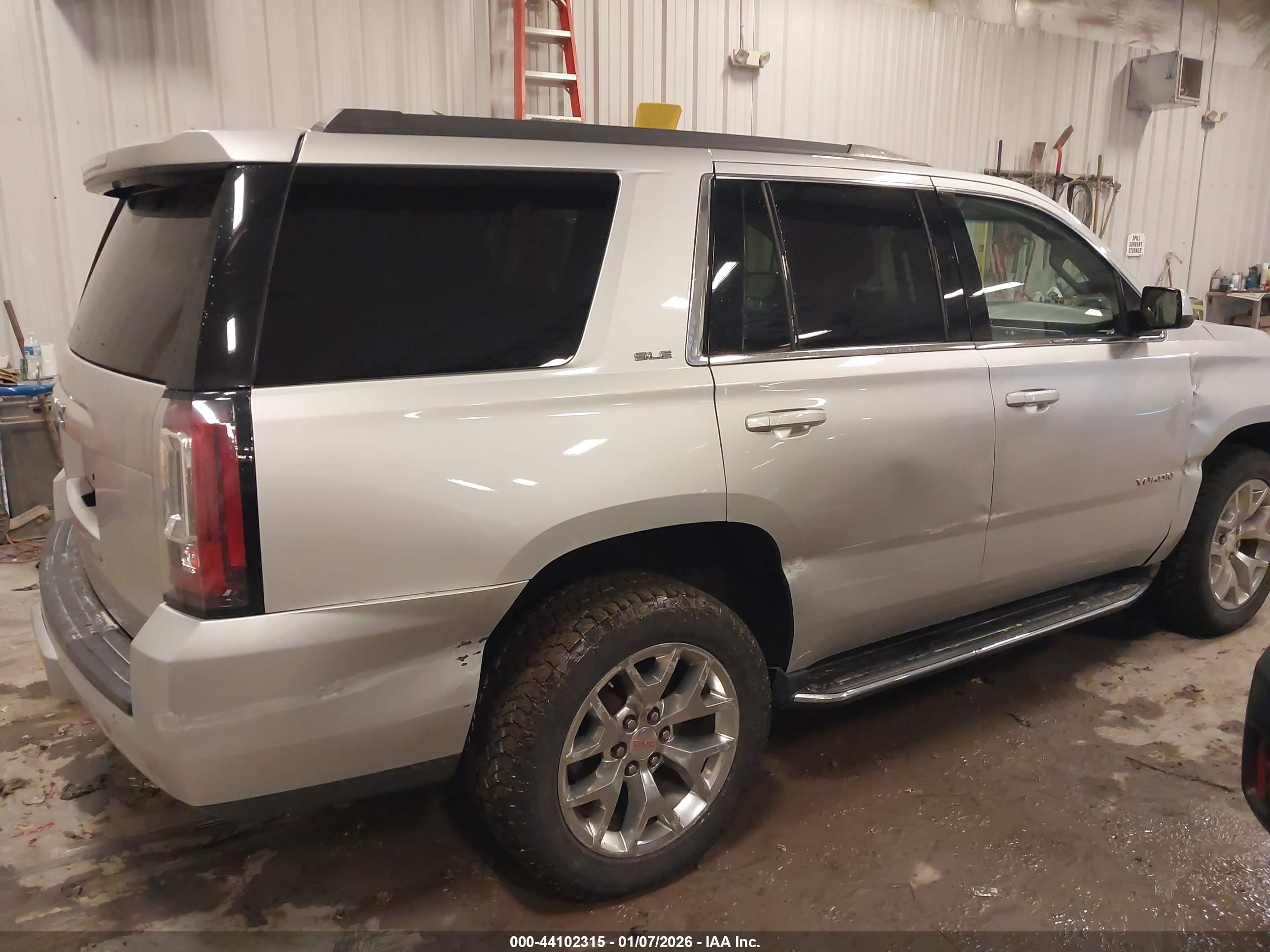 GMC YUKON image 4
