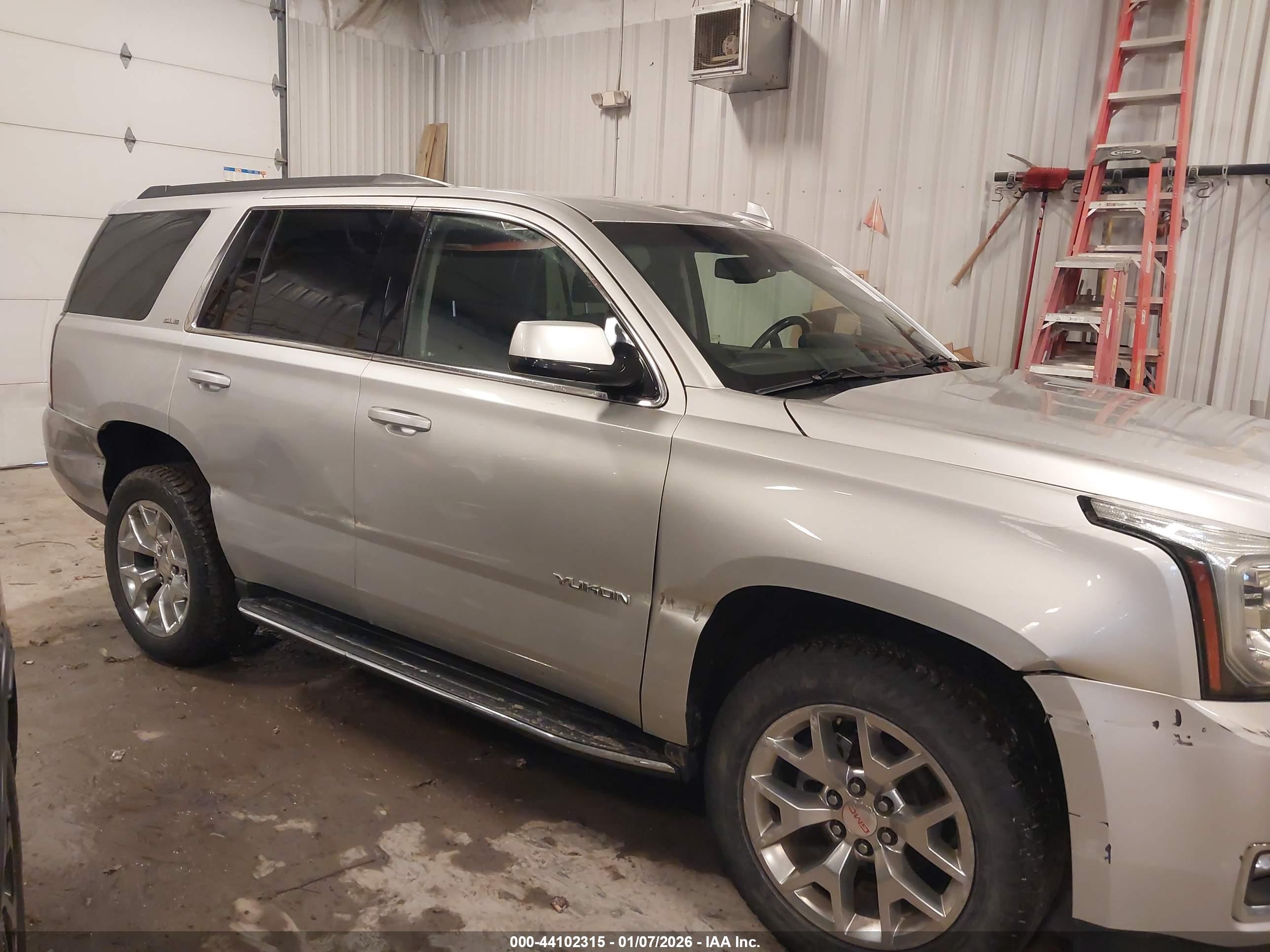 GMC YUKON image 6