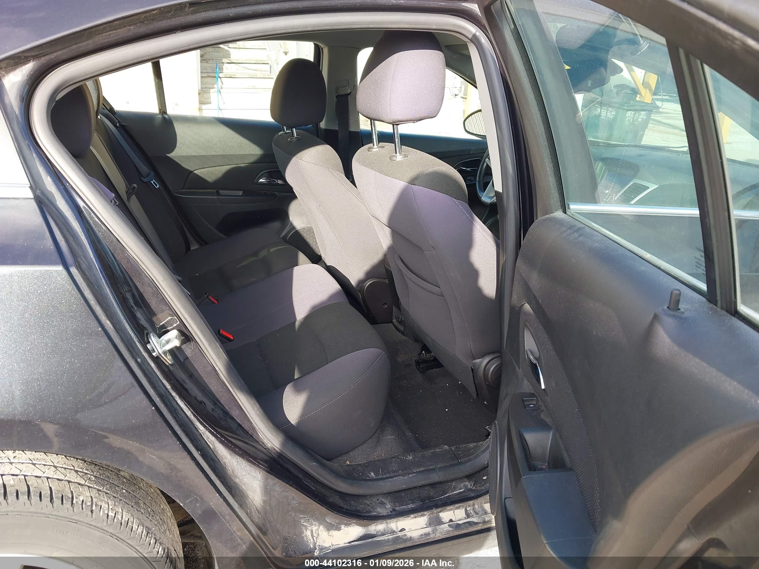 CHEVROLET CRUZE image 8