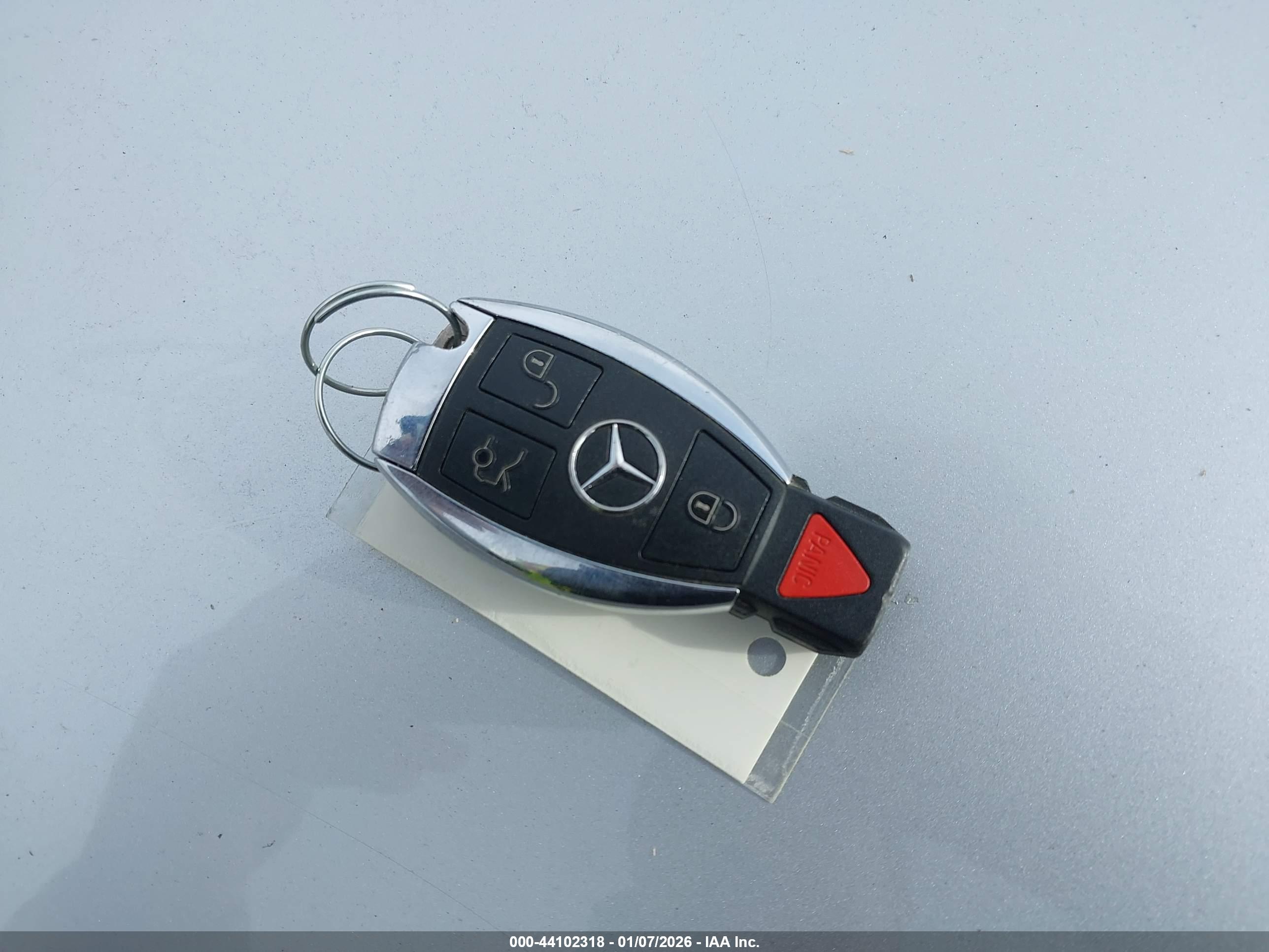MERCEDES-BENZ E image 11