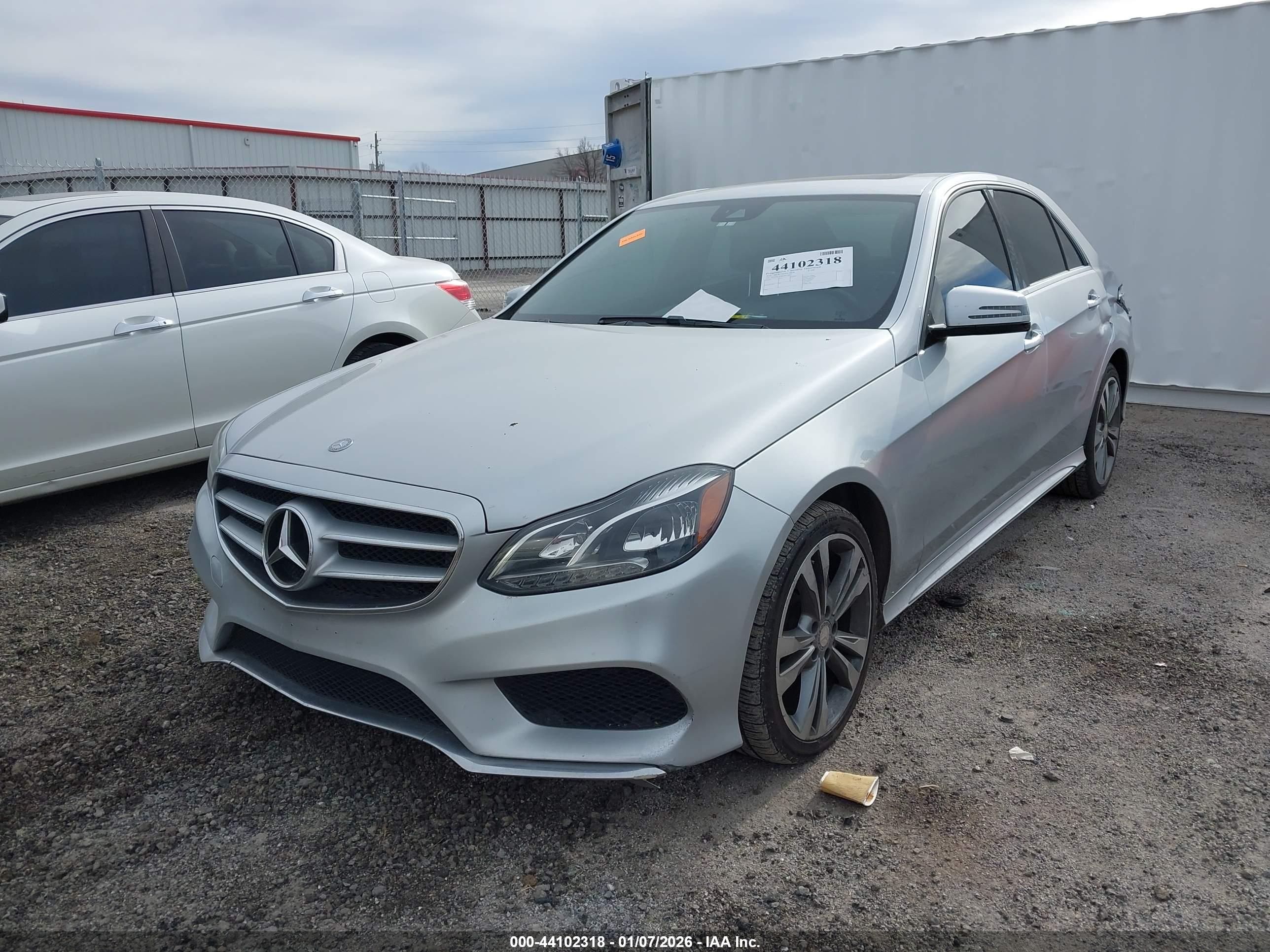 MERCEDES-BENZ E image 2
