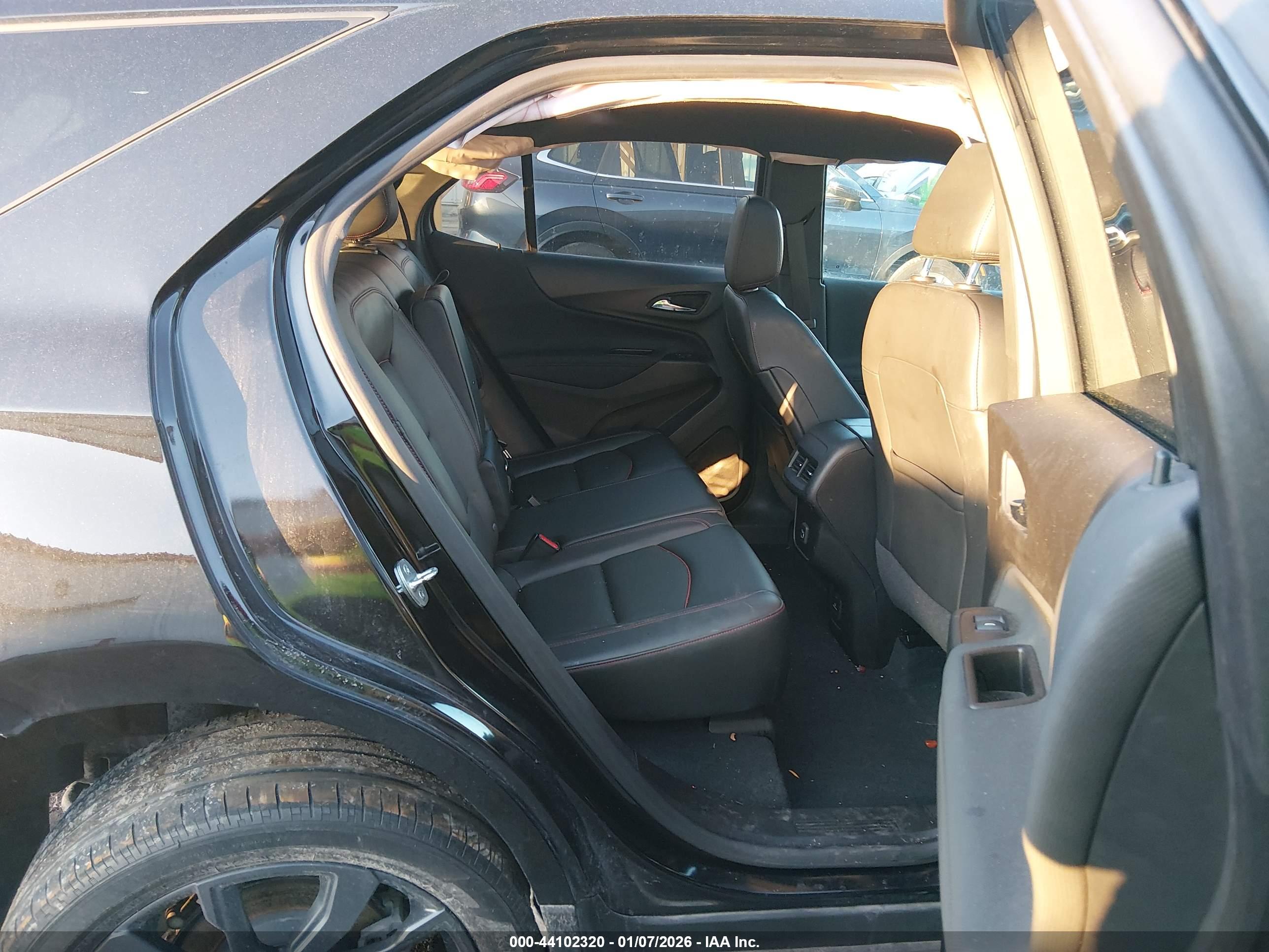 CHEVROLET EQUINOX image 8