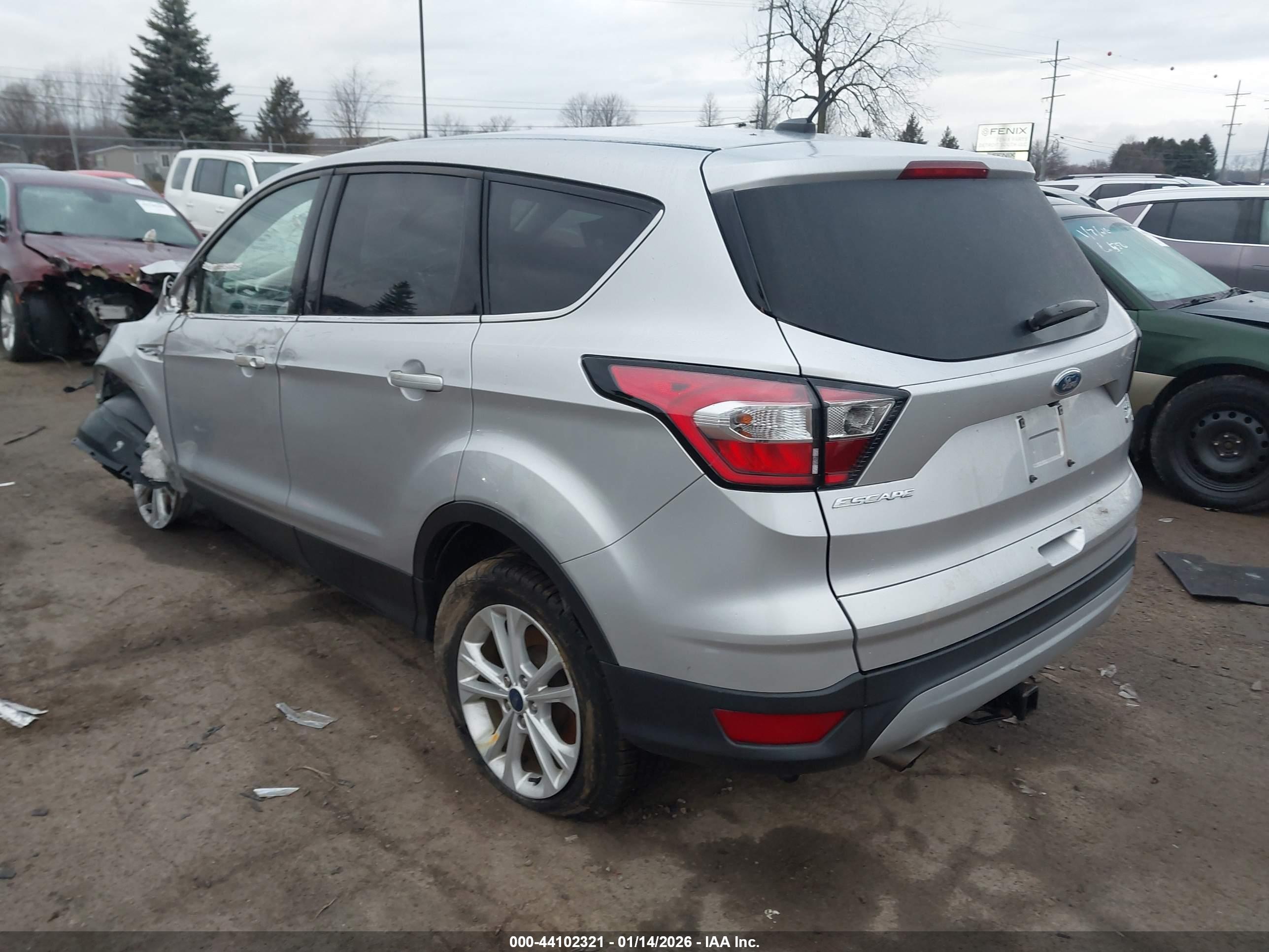 FORD ESCAPE image 3