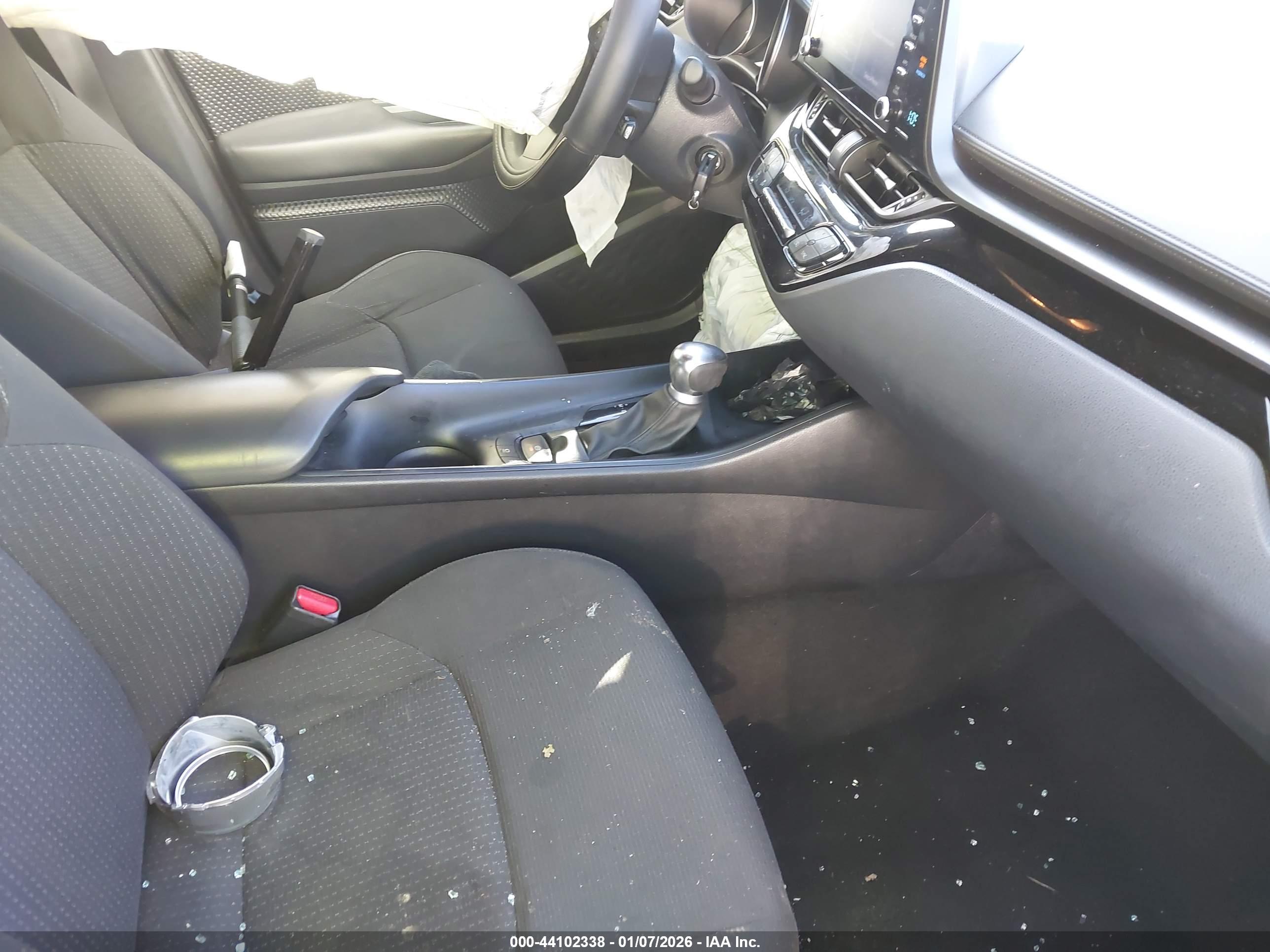 TOYOTA C-HR image 5