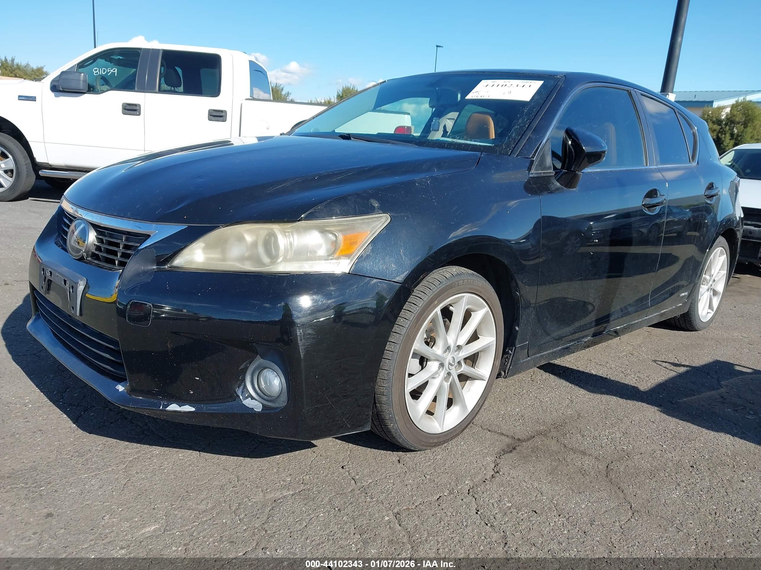 LEXUS CT image 2