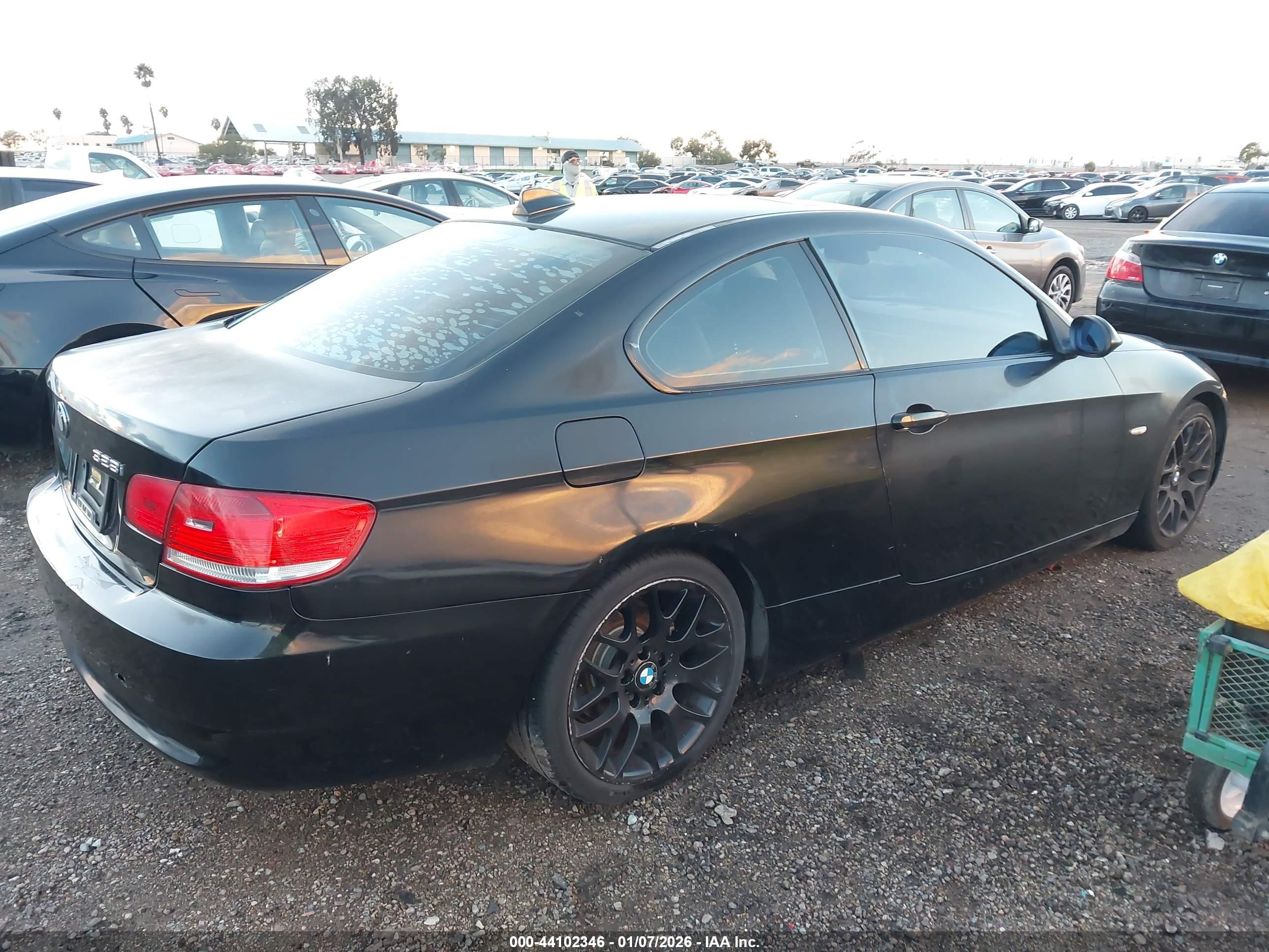BMW 328I image 4