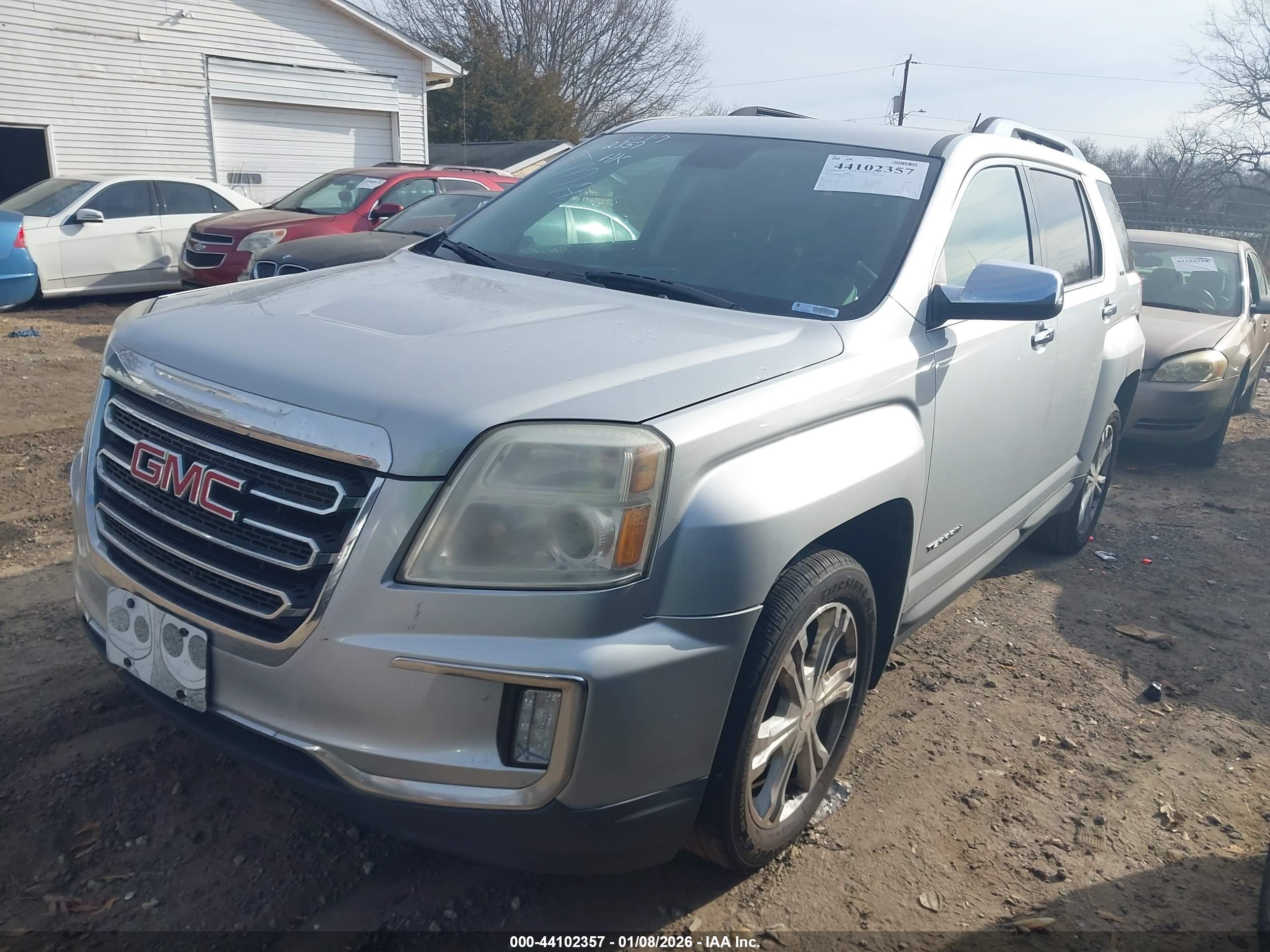GMC TERRAIN image 2
