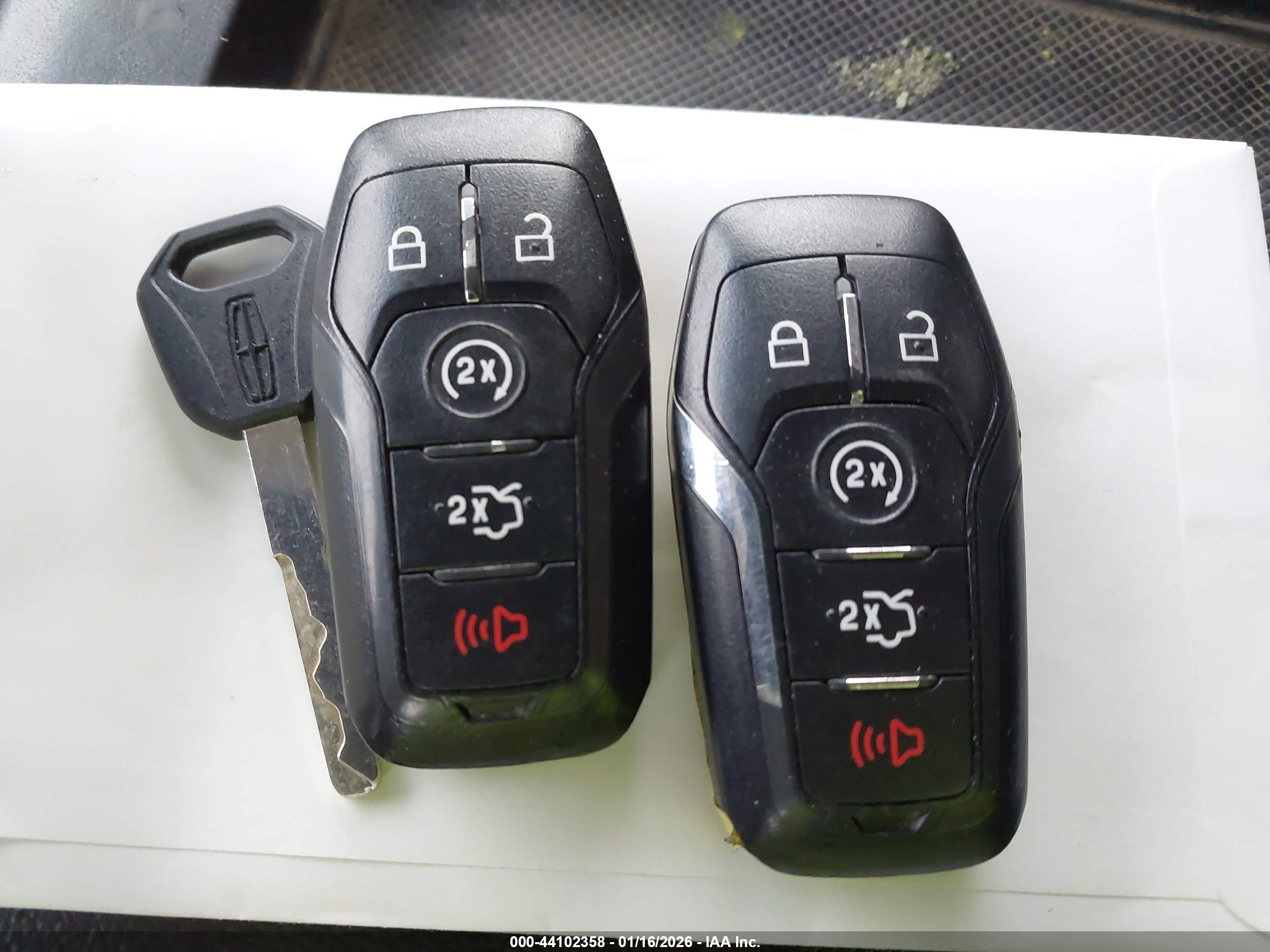 LINCOLN MKZ image 11