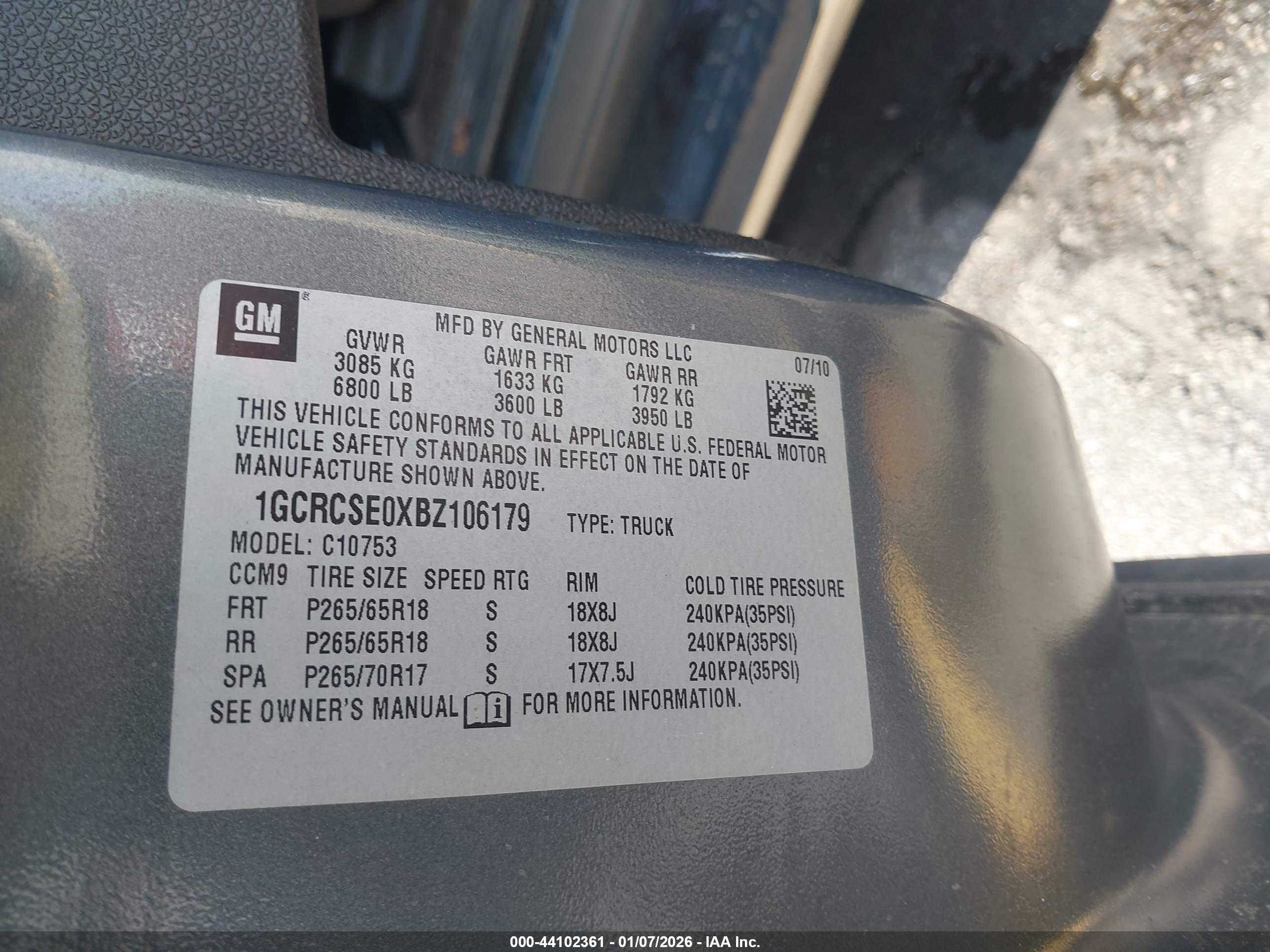 CHEVROLET SILVERADO image 9