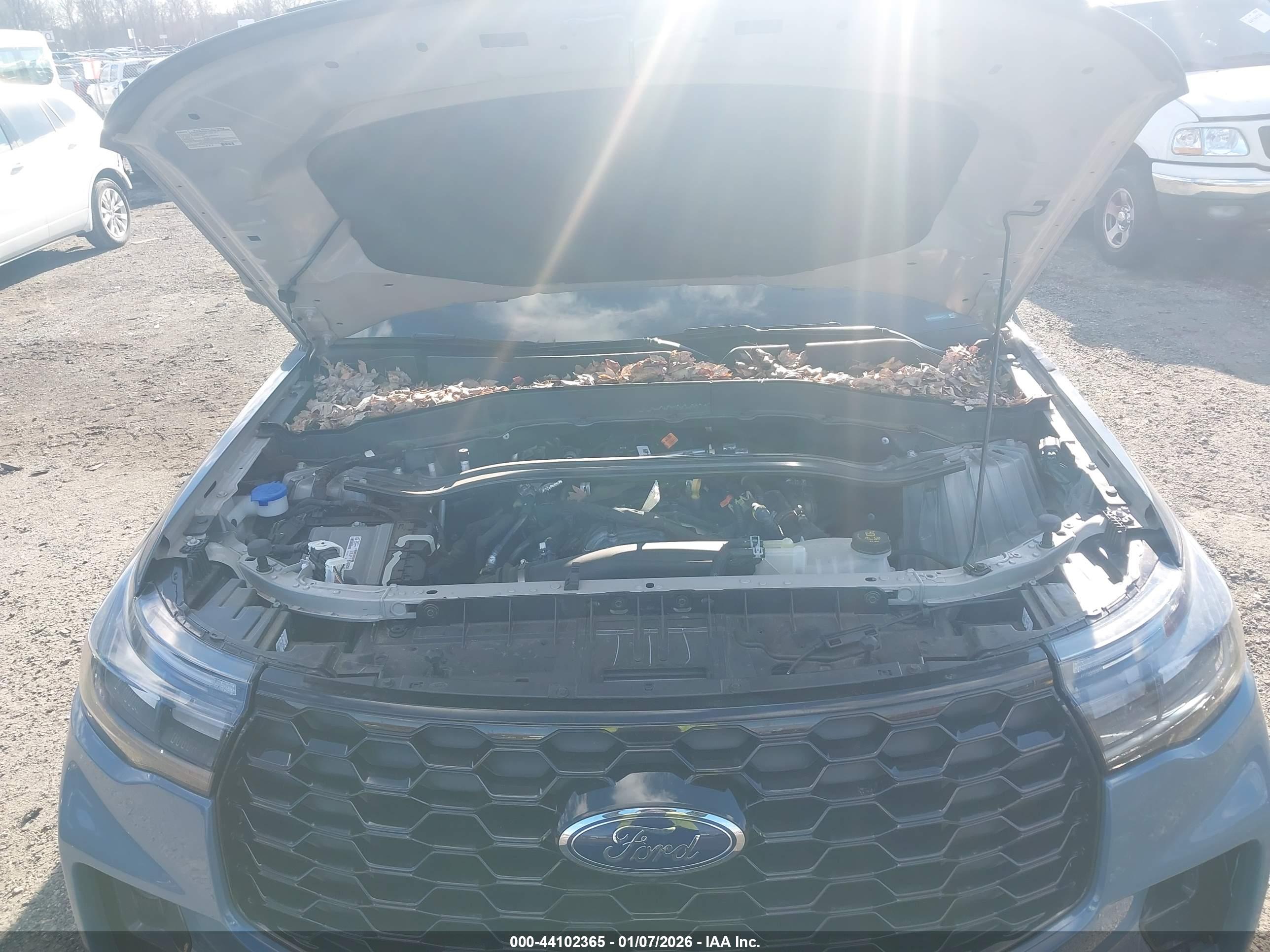 FORD EXPLORER image 10
