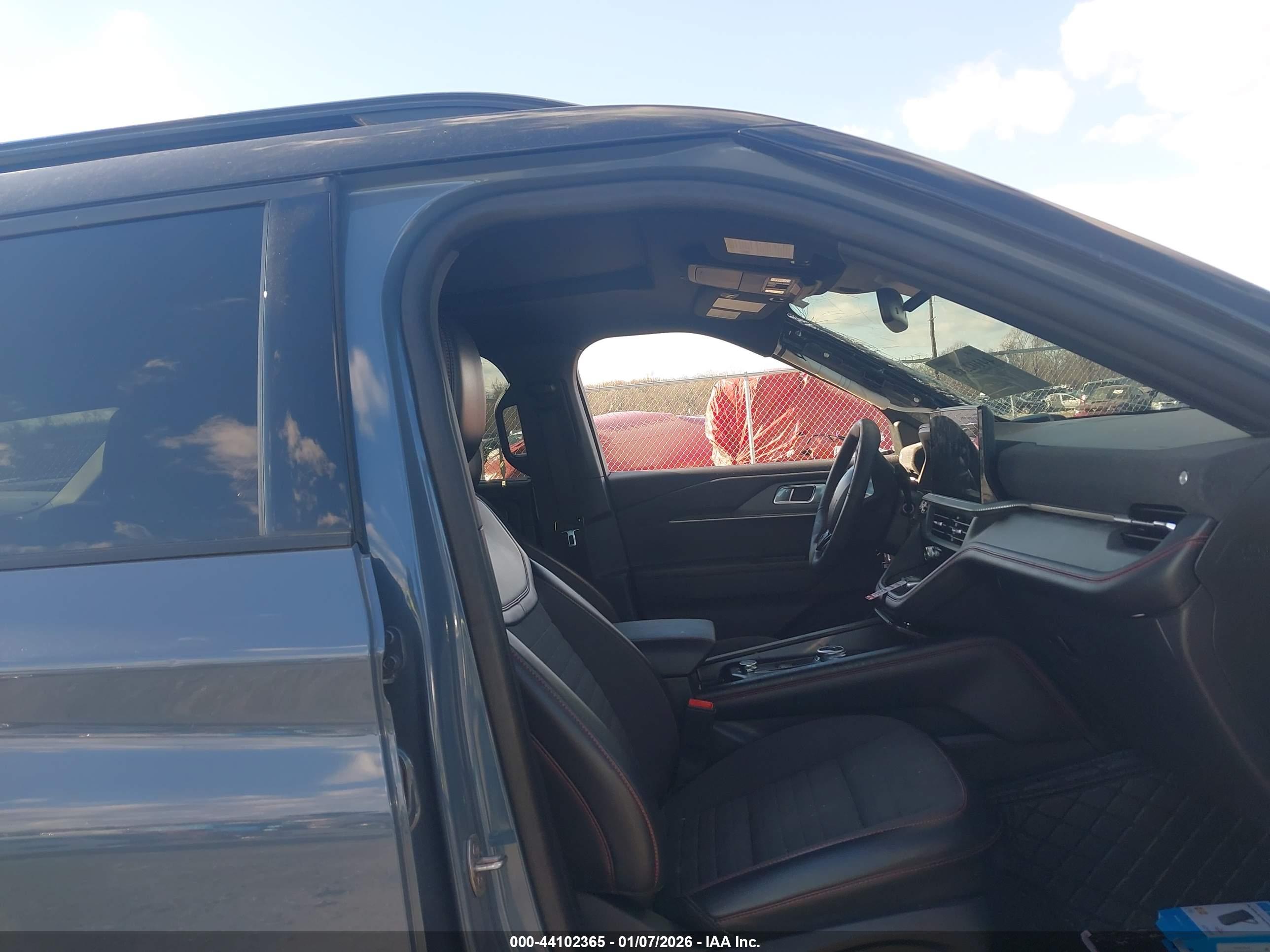 FORD EXPLORER image 5