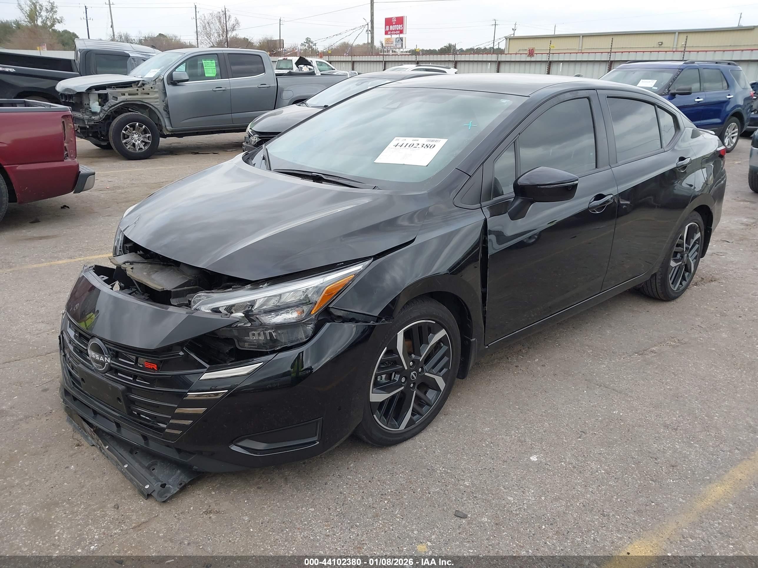 NISSAN VERSA image 2
