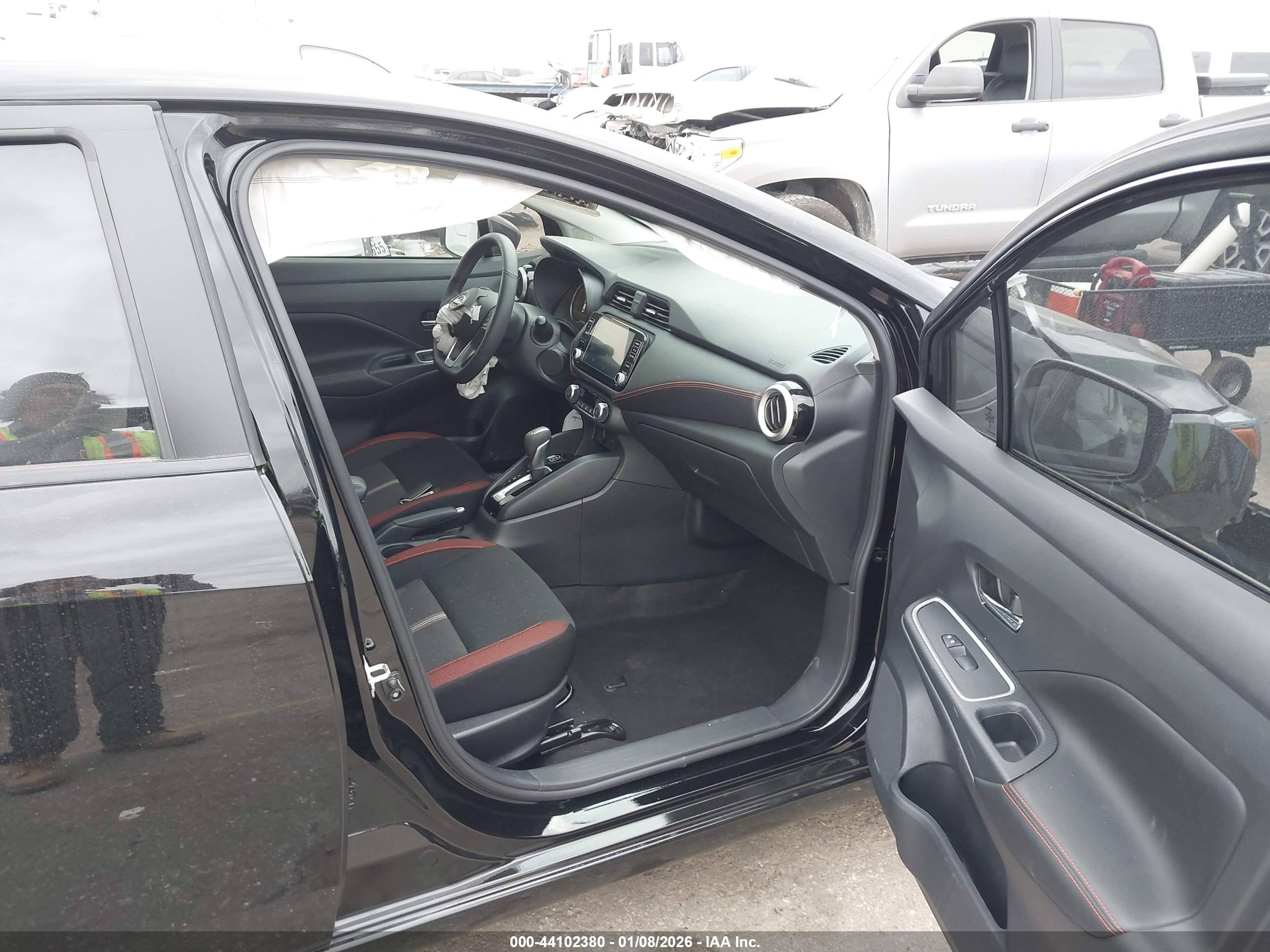 NISSAN VERSA image 5
