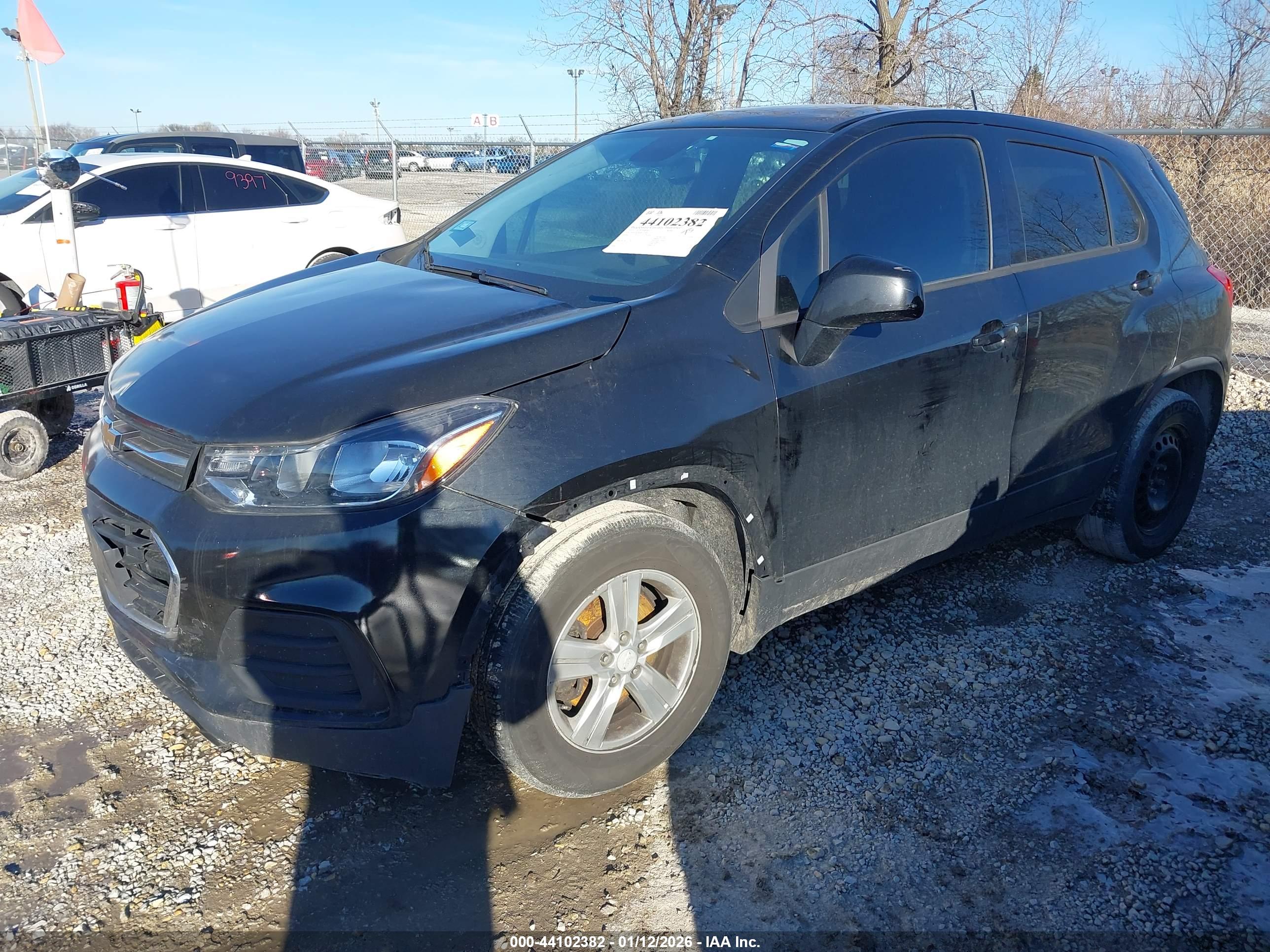 CHEVROLET TRAX image 2
