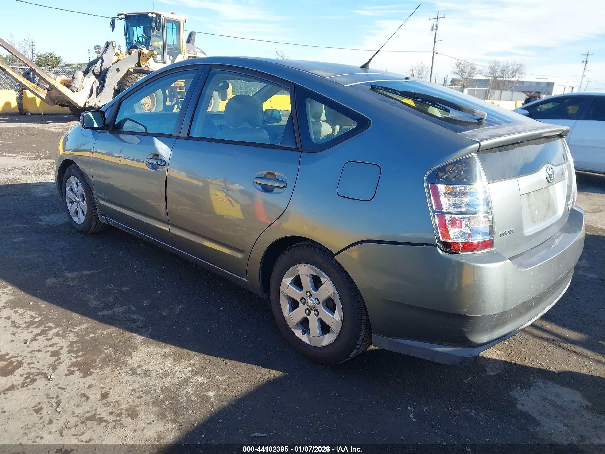 TOYOTA PRIUS image 3
