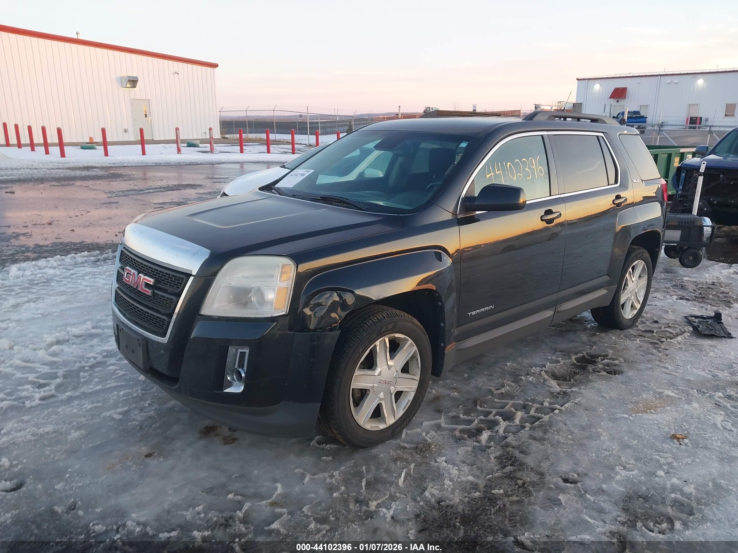 GMC TERRAIN image 2