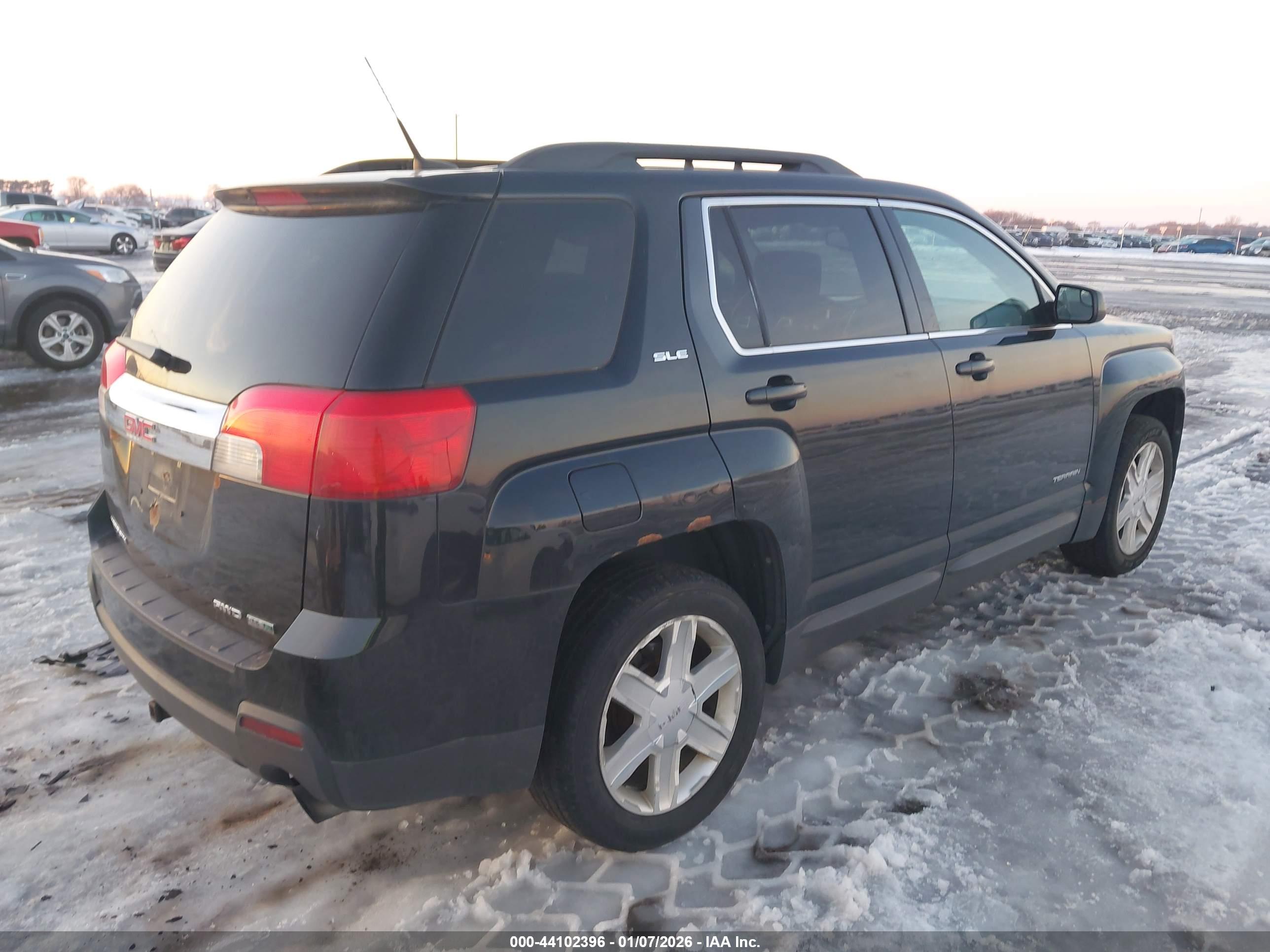 GMC TERRAIN image 4