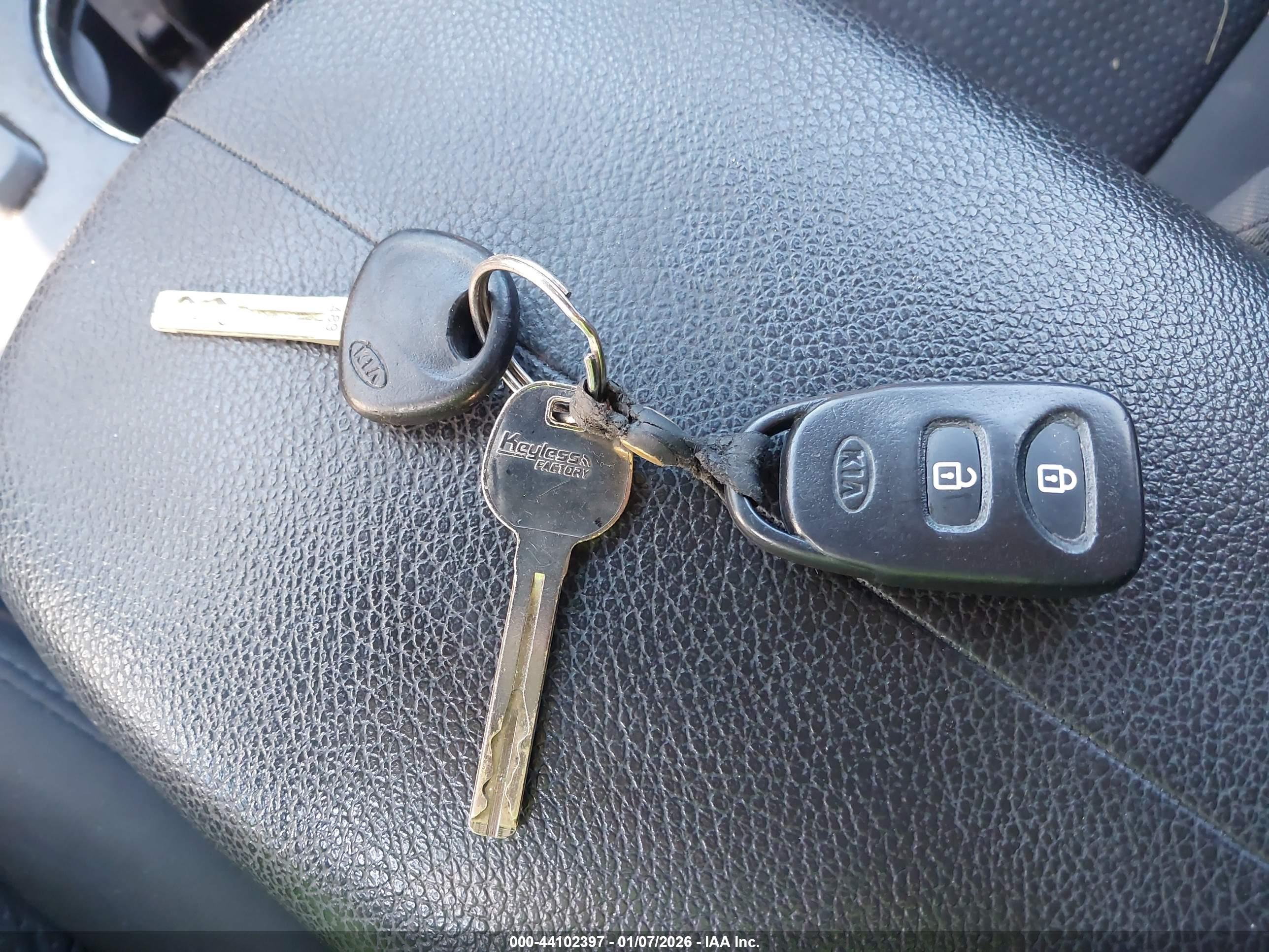 KIA SORENTO image 11