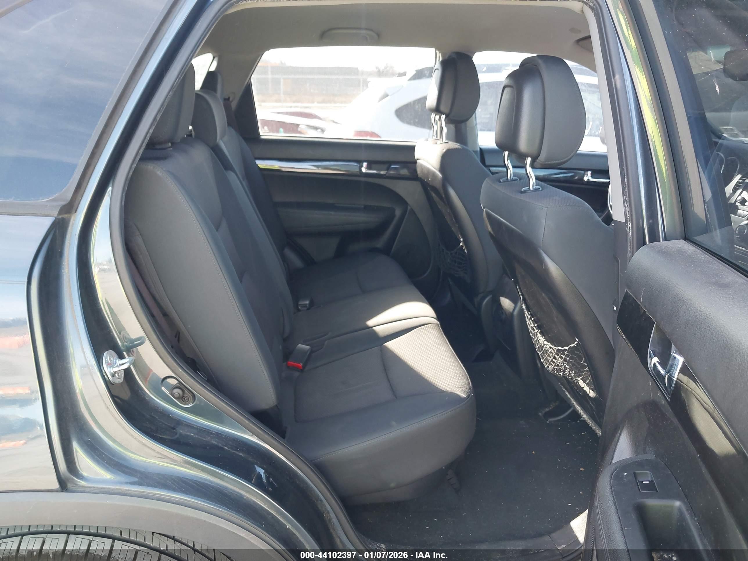 KIA SORENTO image 8