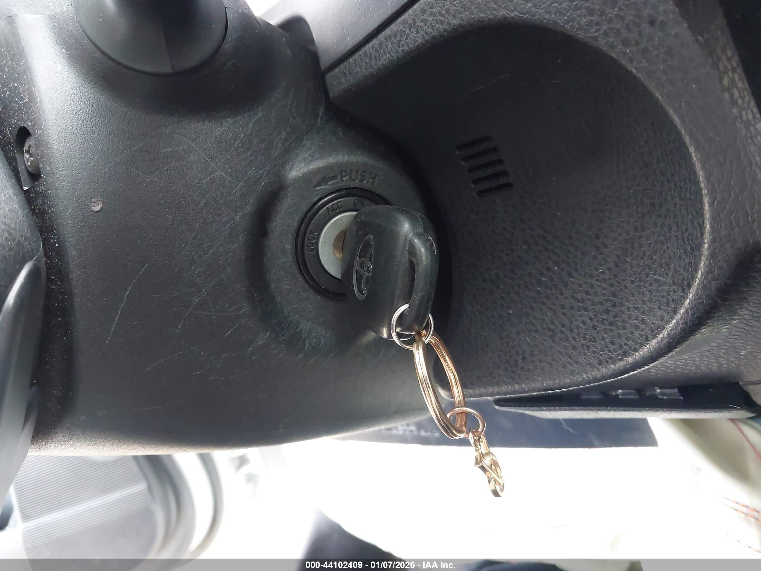 TOYOTA COROLLA image 11