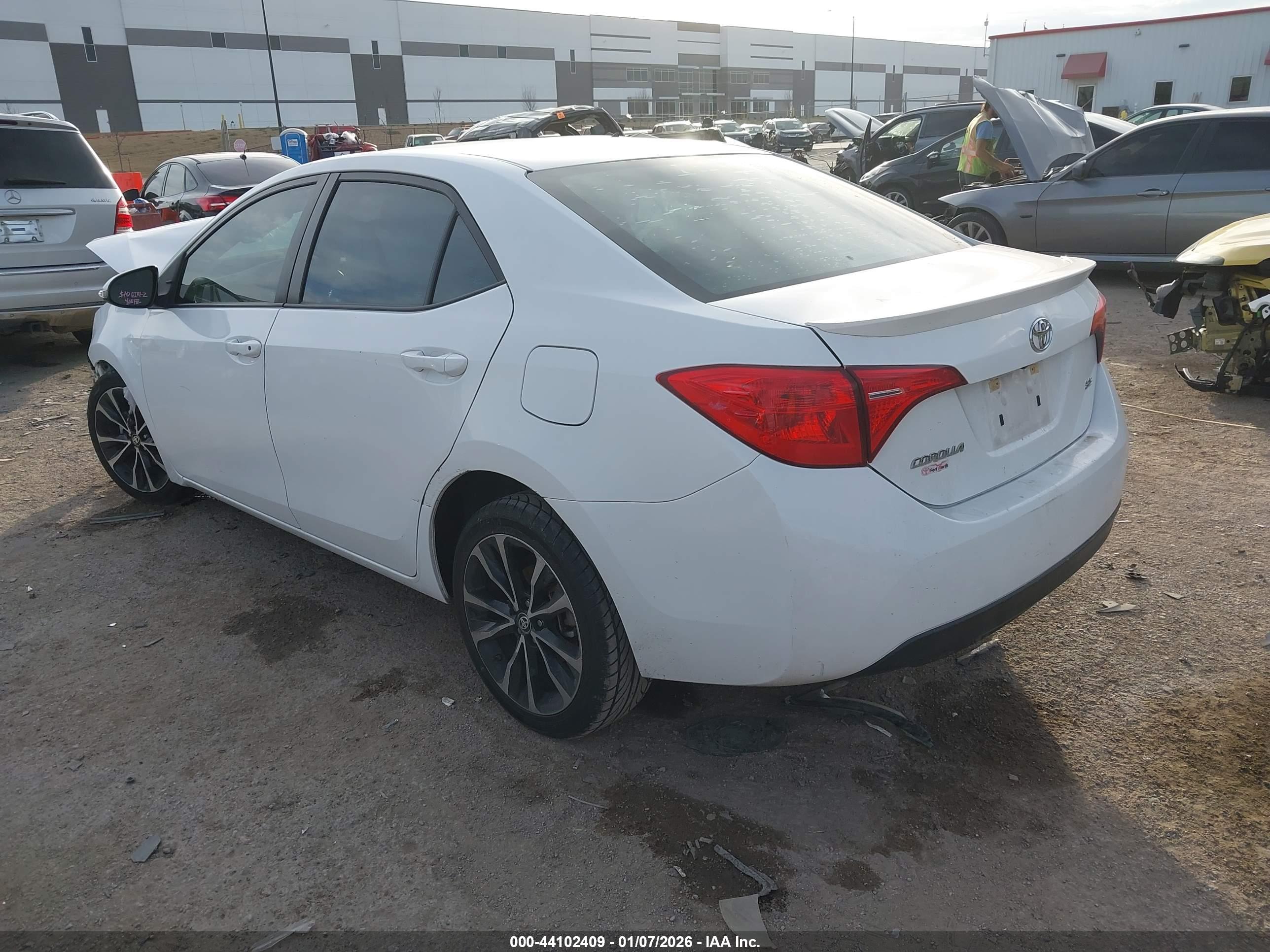 TOYOTA COROLLA image 3